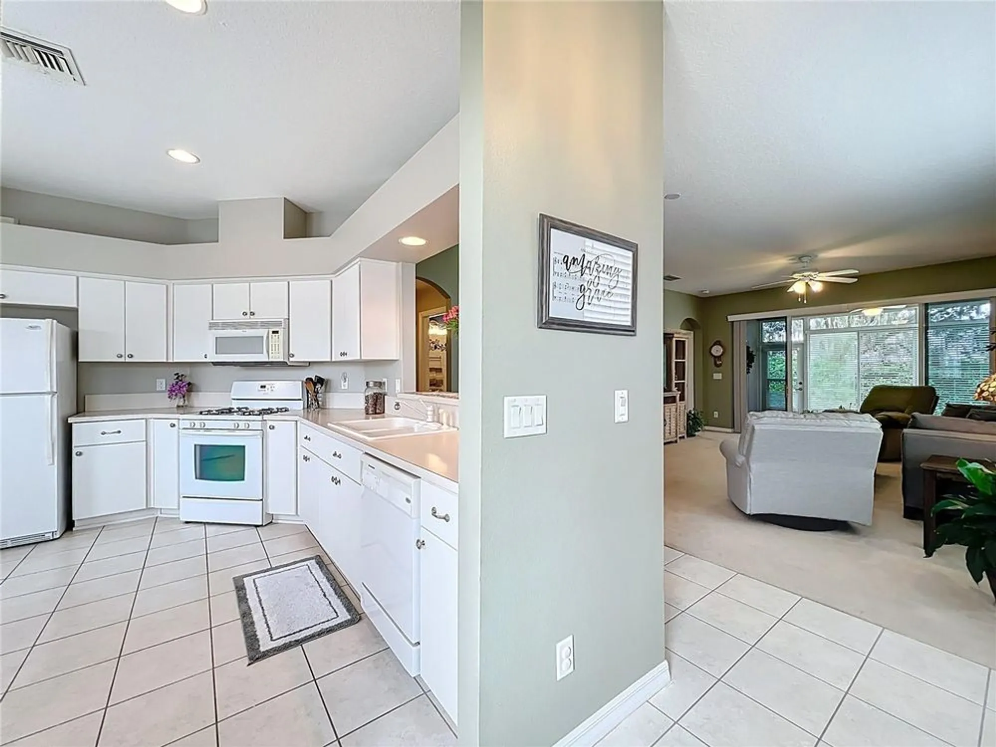 Property Slideshow image 8 of 59 | 5643 bounty cir, Tavares, FL, 32778