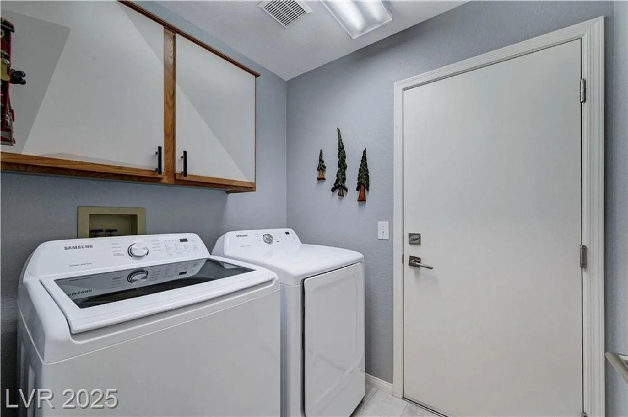 Property Slideshow image 24 of 55 | 2456 desert butte dr, Las Vegas, NV, 89134