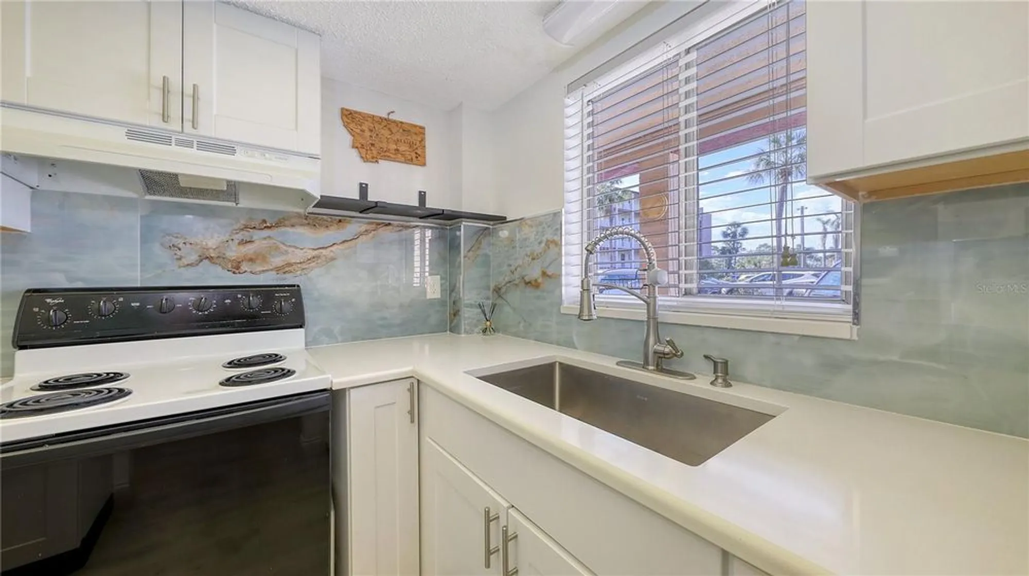 Property Slideshow image 13 of 37 | 3845 lake bayshore dr # f103, Bradenton, FL, 34205