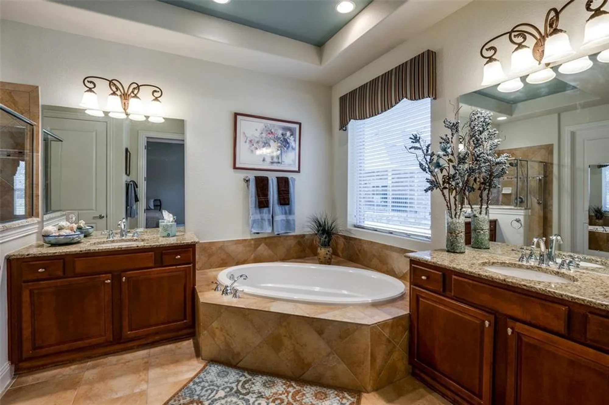 Property Slideshow image 14 of 25 | 7205 oakmont dr, Frisco, TX, 75036
