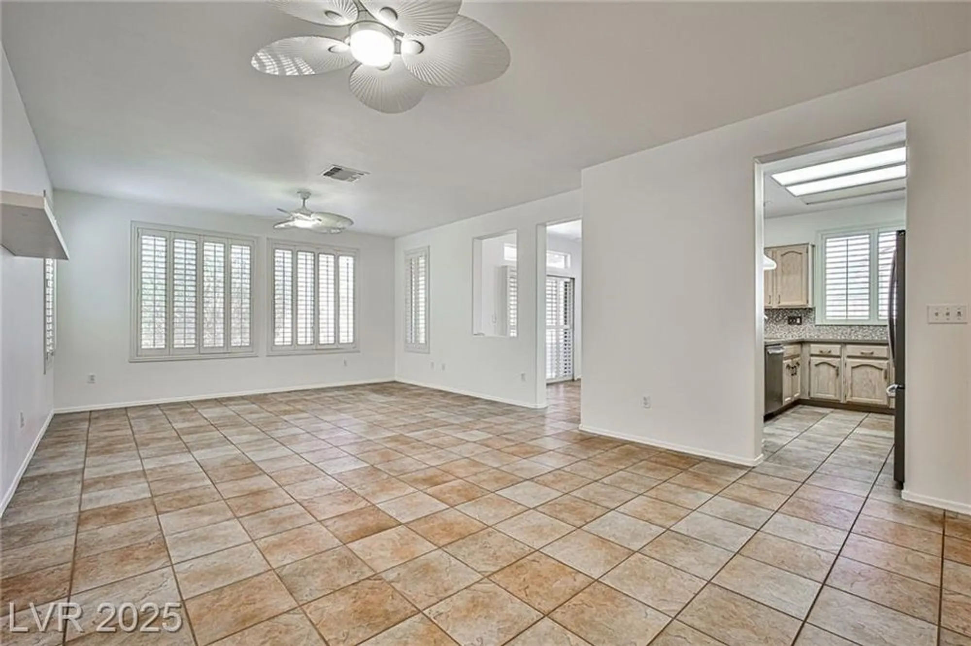 Property Slideshow image 5 of 18 | 433 piute valley ct, Henderson, NV, 89012