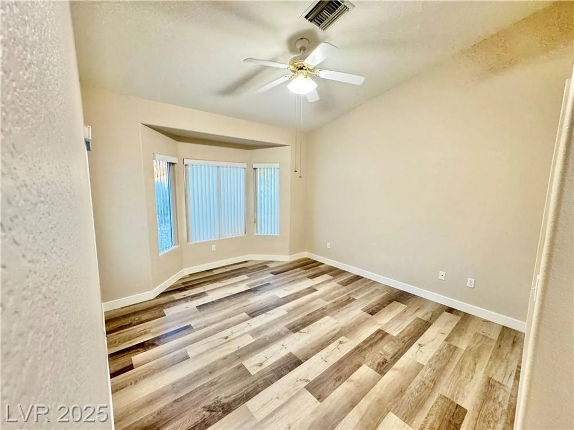 Property Slideshow image 15 of 98 | 10316 bent brook pl, Las Vegas, NV, 89134