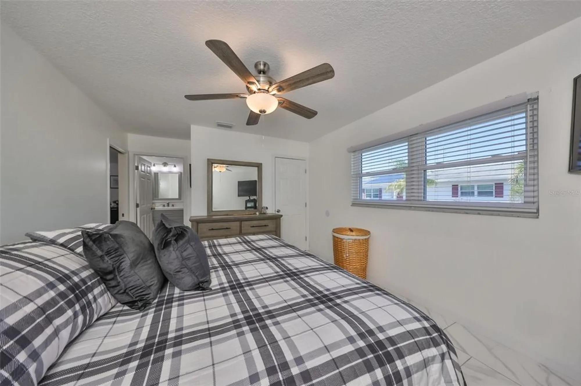 Property Slideshow image 11 of 21 | 703 rutgers pl, Sun City Center, FL, 33573