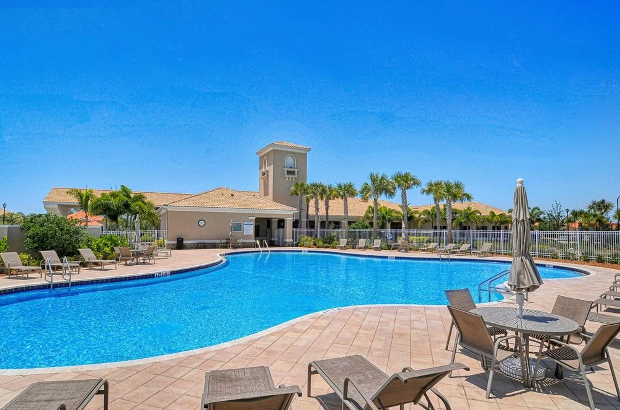 Property Slideshow image 48 of 63 | 1749 burgos dr, Sarasota, FL, 34238