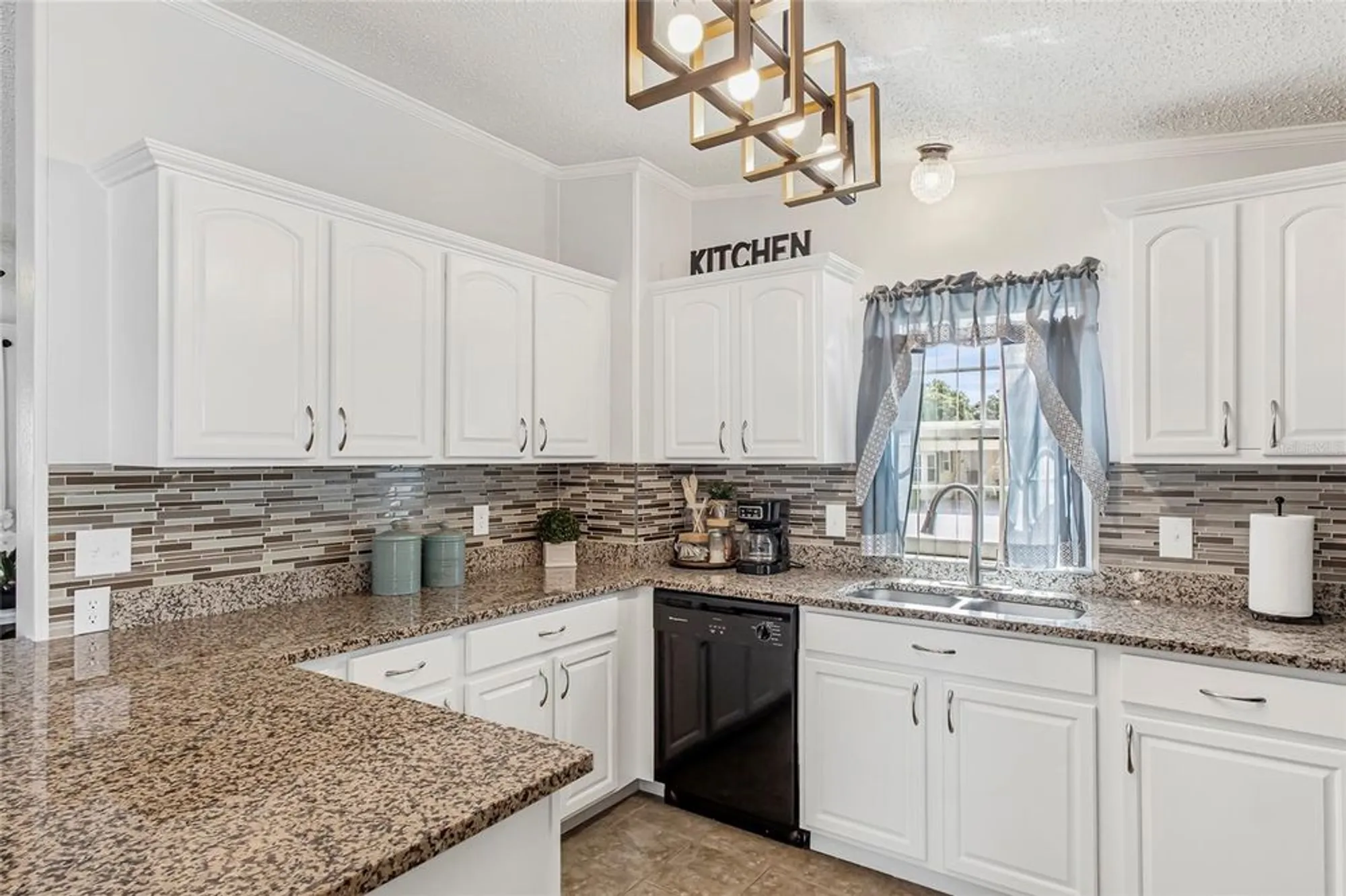 Property Slideshow image 13 of 38 | 25333 casa del lago ln, Leesburg, FL, 34748