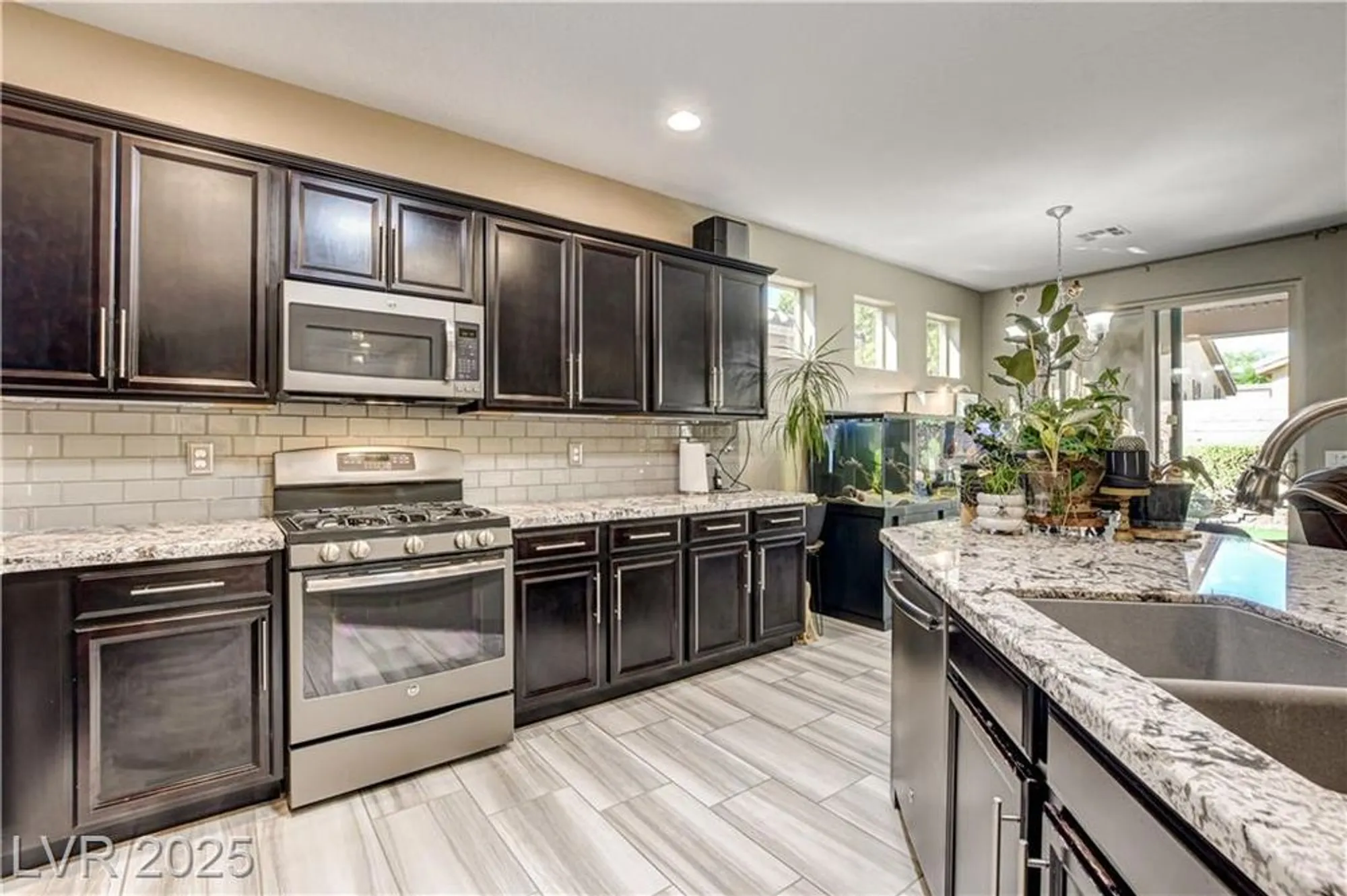 Property Slideshow image 18 of 63 | 3712 corte bella hills ave, North Las Vegas, NV, 89081
