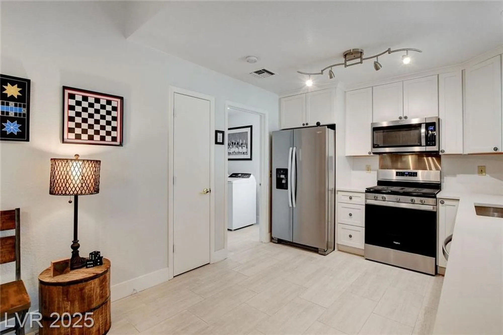 Property Slideshow image 19 of 42 | 9037 grayling dr, Las Vegas, NV, 89134