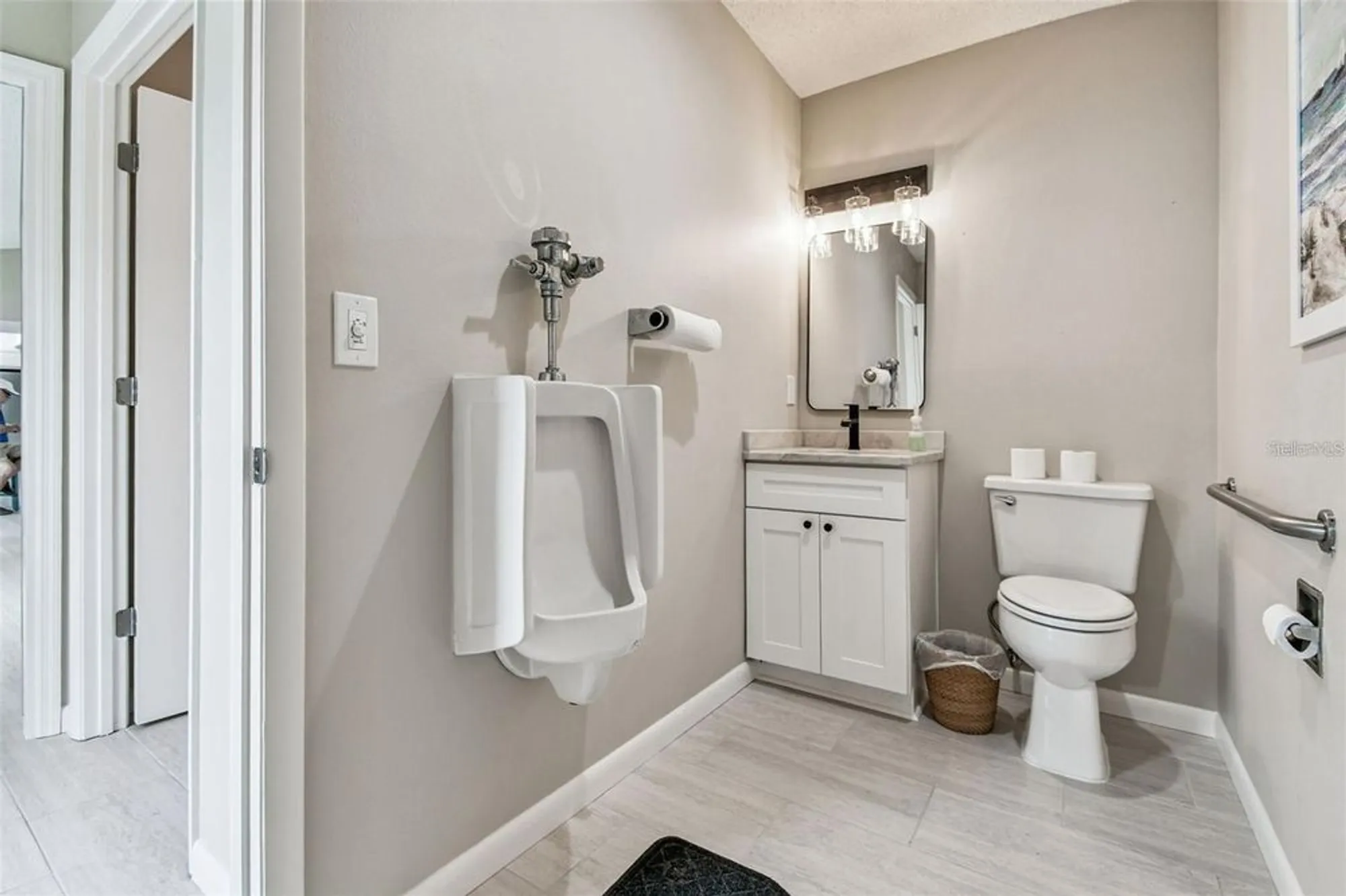 Property Slideshow image 30 of 37 | 7676 eagle creek dr, Sarasota, FL, 34243