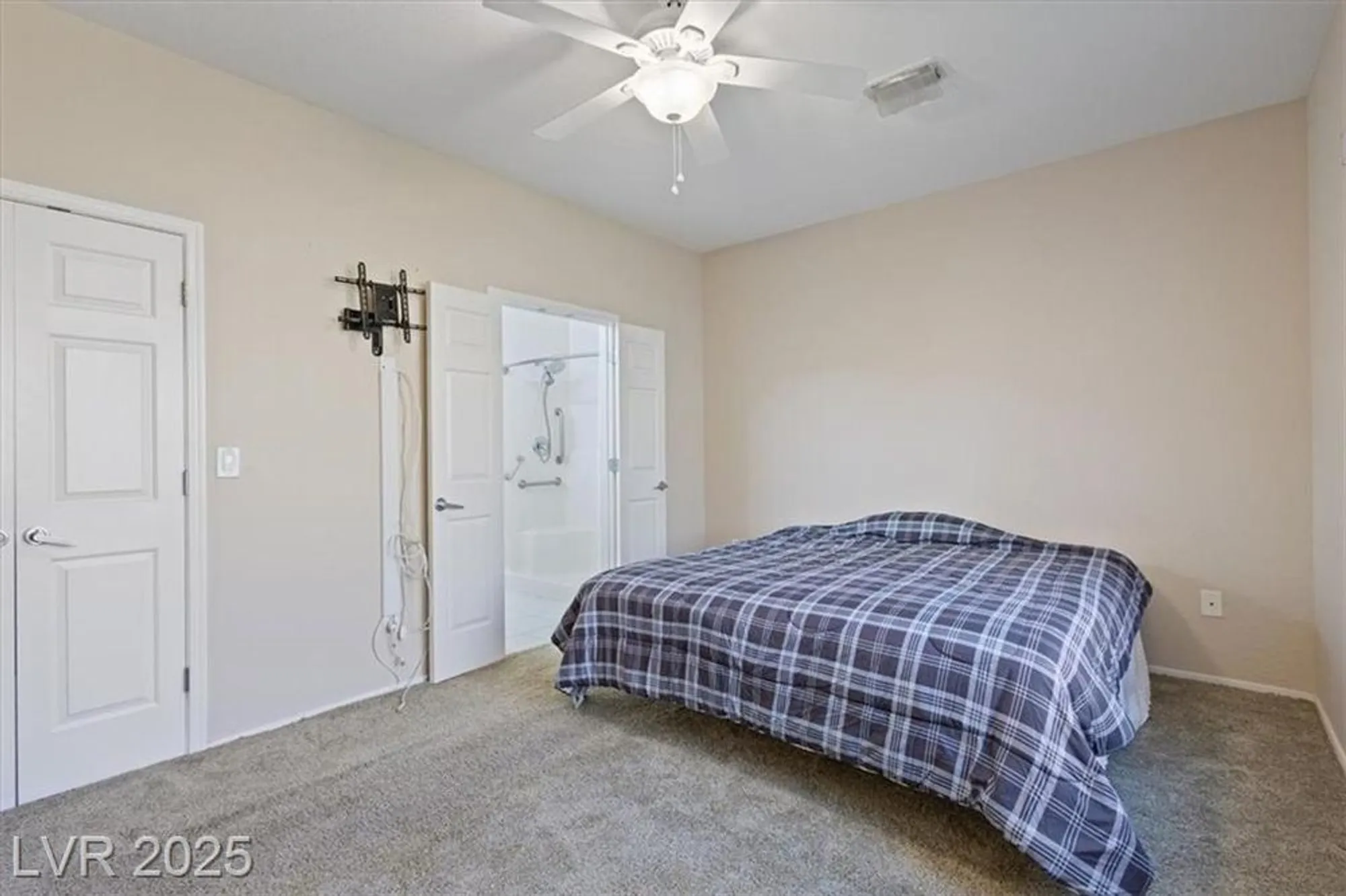 Property Slideshow image 15 of 25 | 7945 woodlark ct, North Las Vegas, NV, 89084
