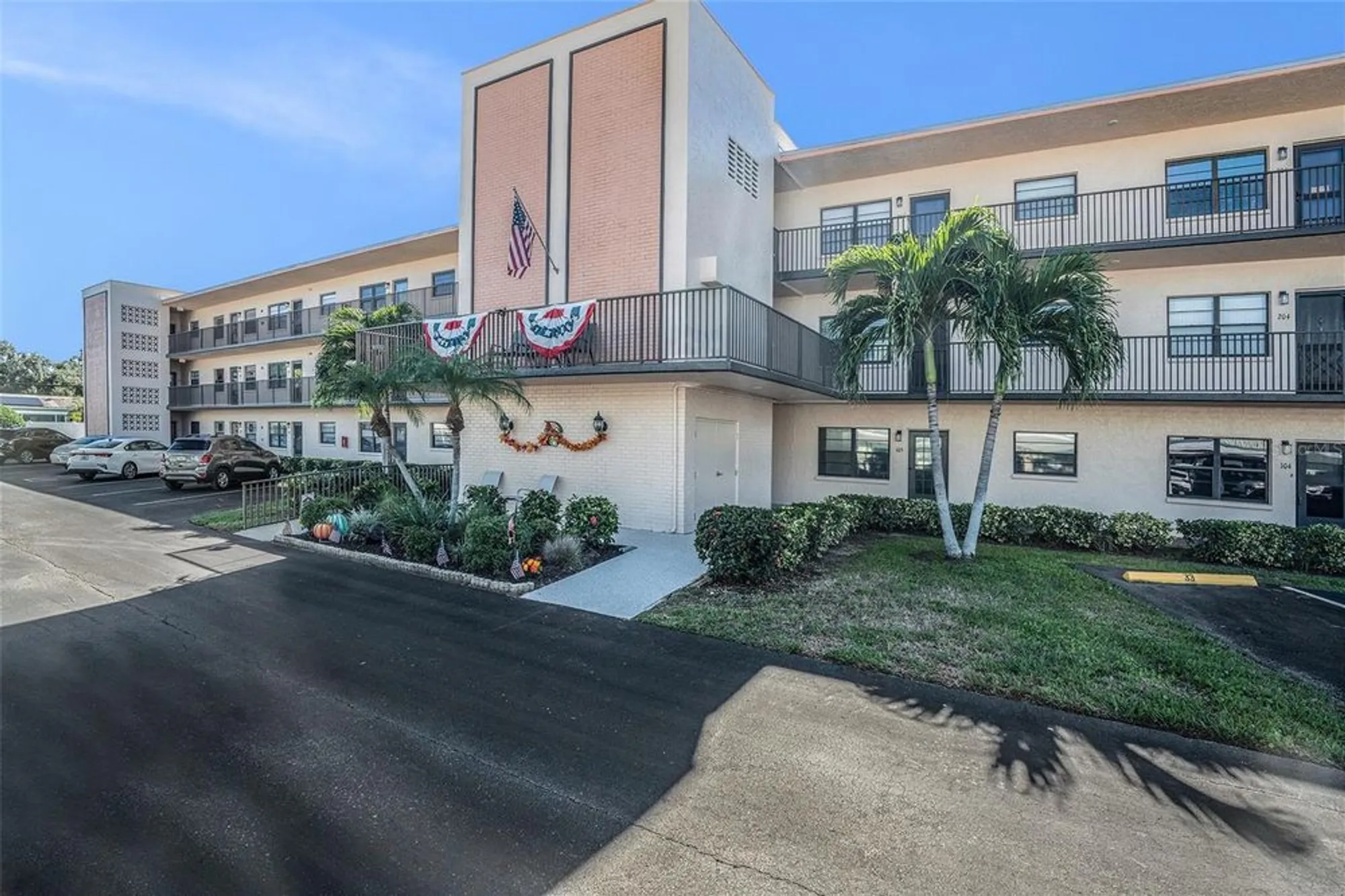 Property Slideshow image 2 of 35 | 5971 terrace park dr n unit 307, St Petersburg, FL, 33709