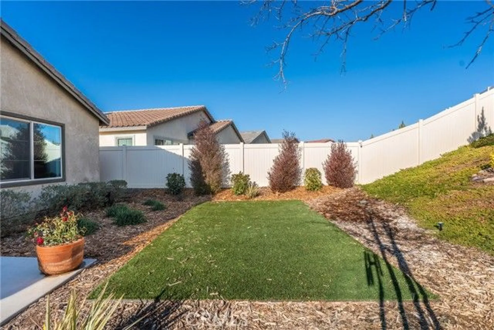 Property Slideshow image 31 of 45 | 1630 easton ln, Beaumont, CA, 92223