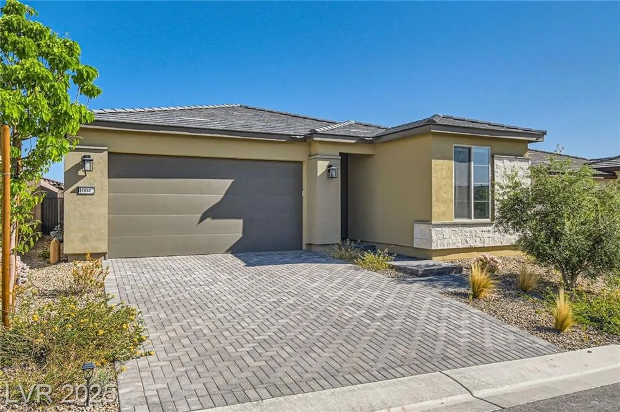 Property Slideshow image 2 of 24 | 10042 cardinal knoll ave, Las Vegas, NV, 89143