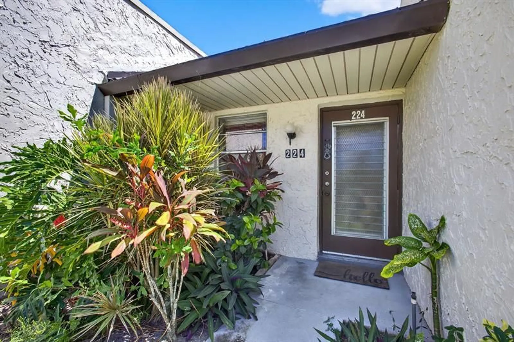 Property Slideshow image 2 of 30 | 224 lake constance dr # 224, West Palm Beach, FL, 33411