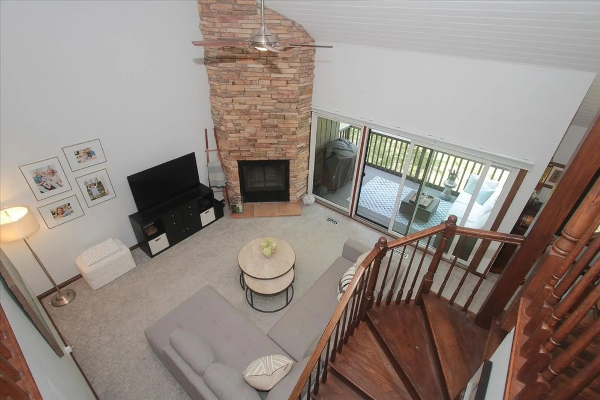 Property Slideshow image 7 of 34 | 716 old barn rd apt b b, Lake Barrington, IL, 60010