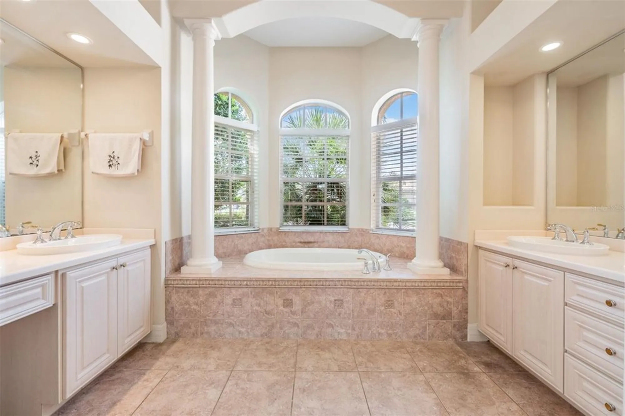 Property Slideshow image 8 of 67 | 34303 sahalee loop, Dade City, FL, 33525