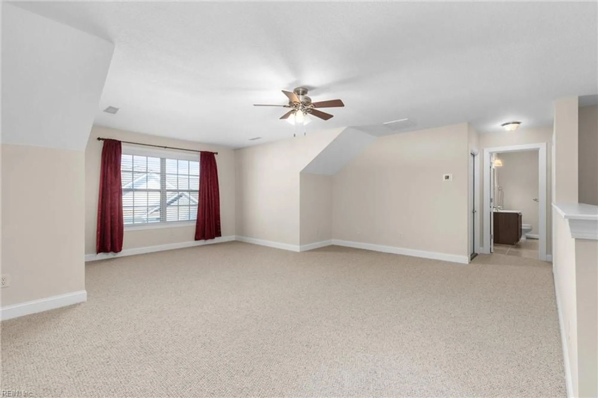 Property Slideshow image 23 of 39 | 1413 thistlewood ln # 54, Chesapeake, VA, 23320