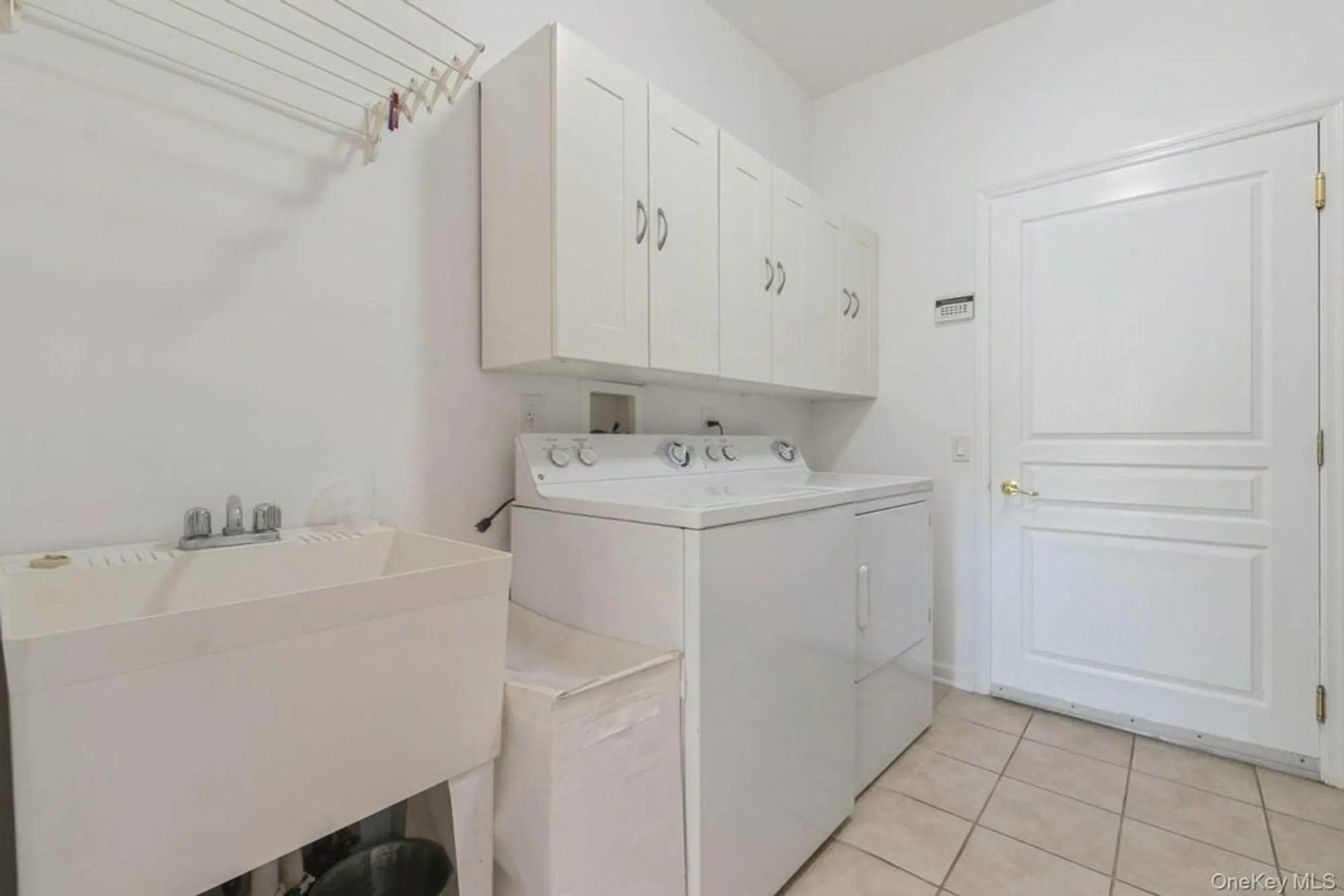 Property Slideshow image 26 of 34 | 112 ashley dr, Westhampton, NY, 11977