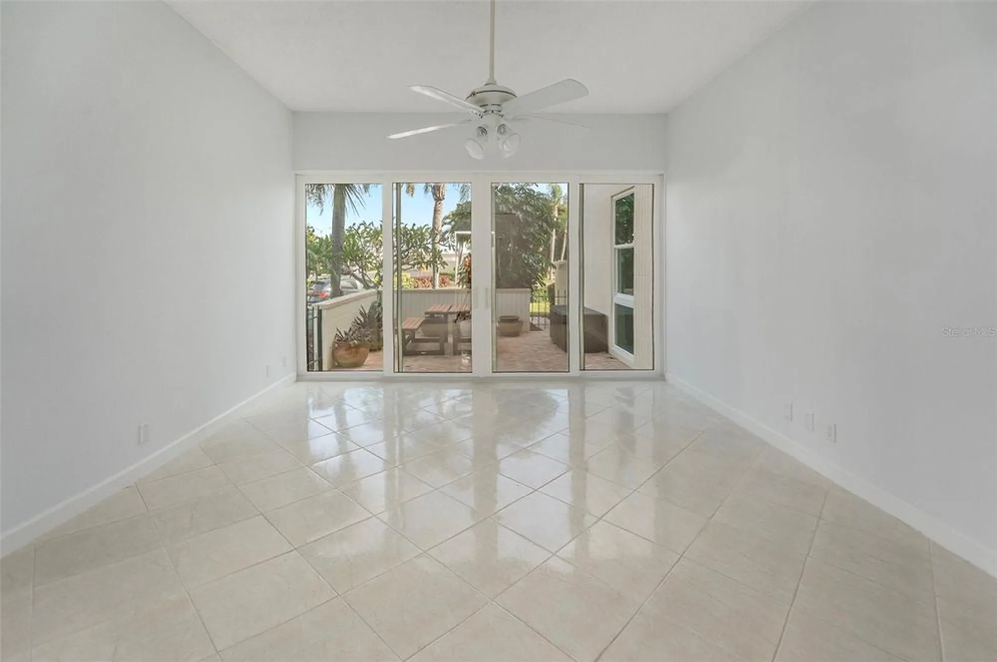 Property Slideshow image 11 of 30 | 7400 sun island dr 111, South Pasadena, FL, 33707