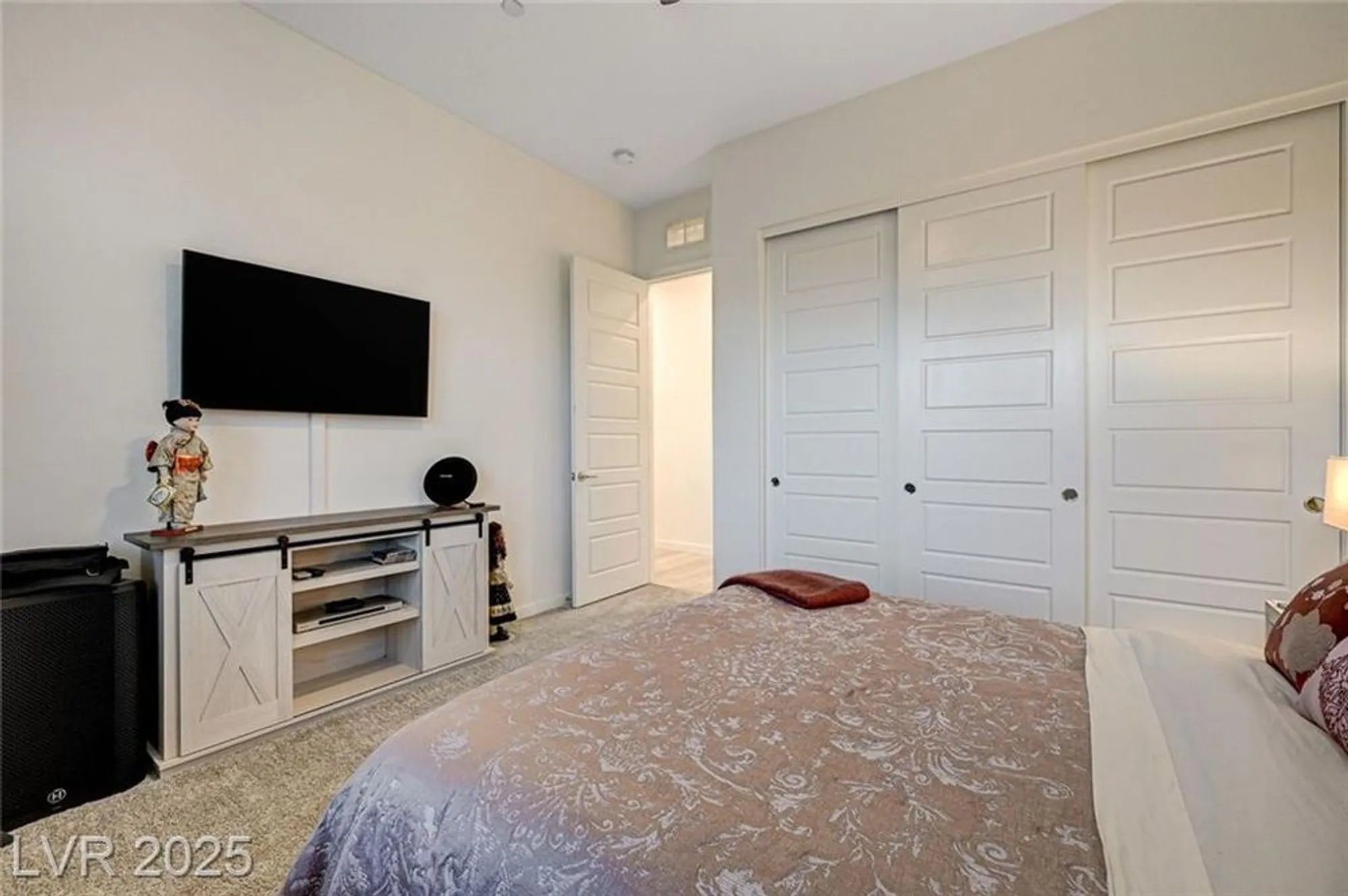 Property Slideshow image 39 of 67 | 912 allister fields ln, Las Vegas, NV, 89138