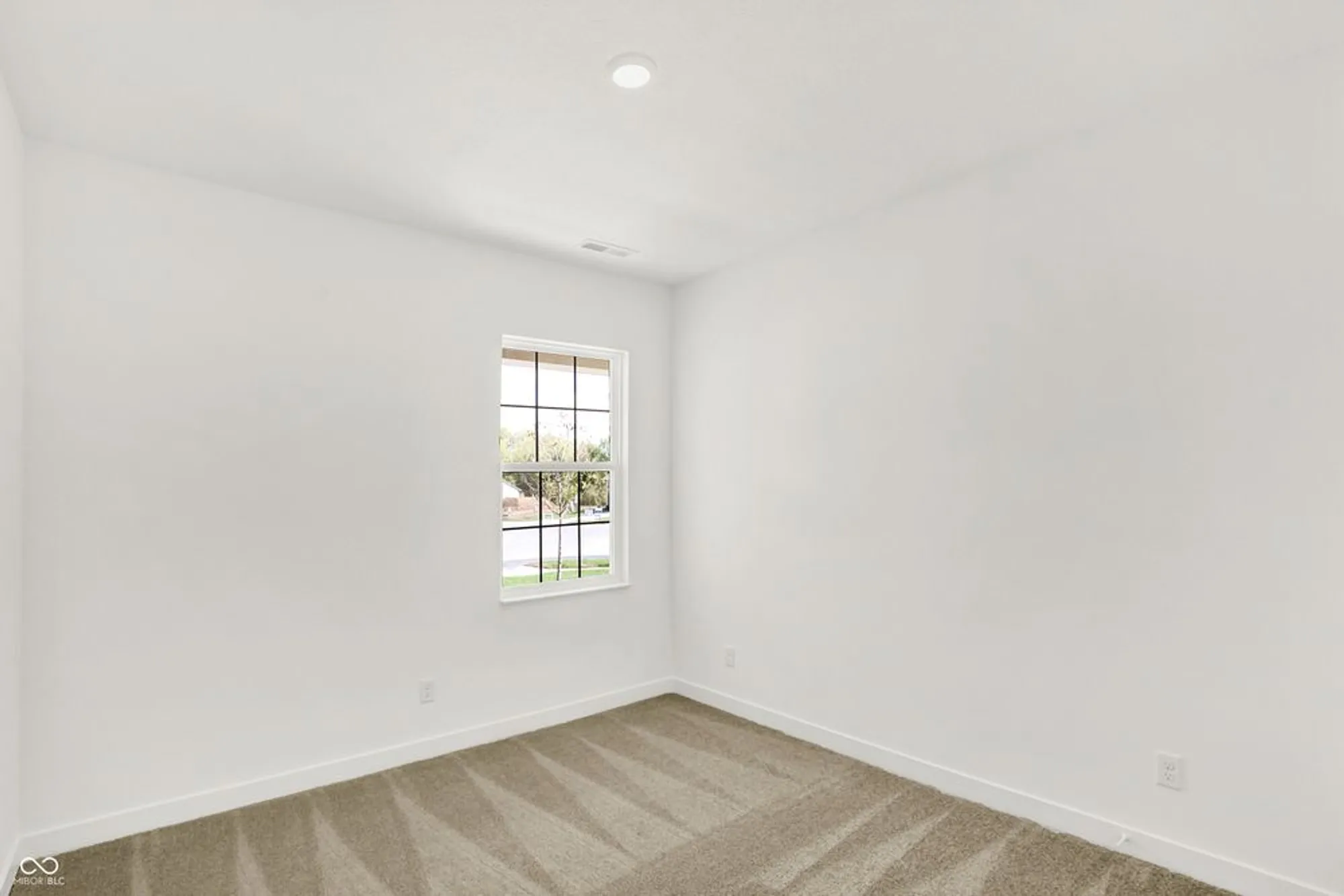 Property Slideshow image 28 of 44 | 5363 foxley park ln, Avon, IN, 46123