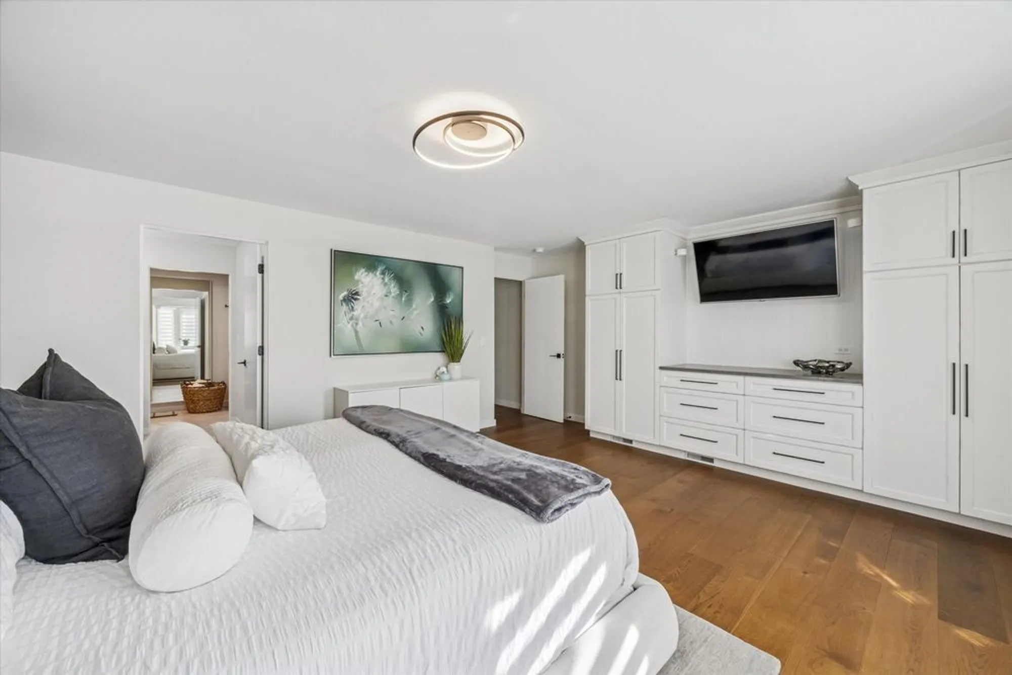 Property Slideshow image 14 of 30 | , Oak Brook, IL, 60523