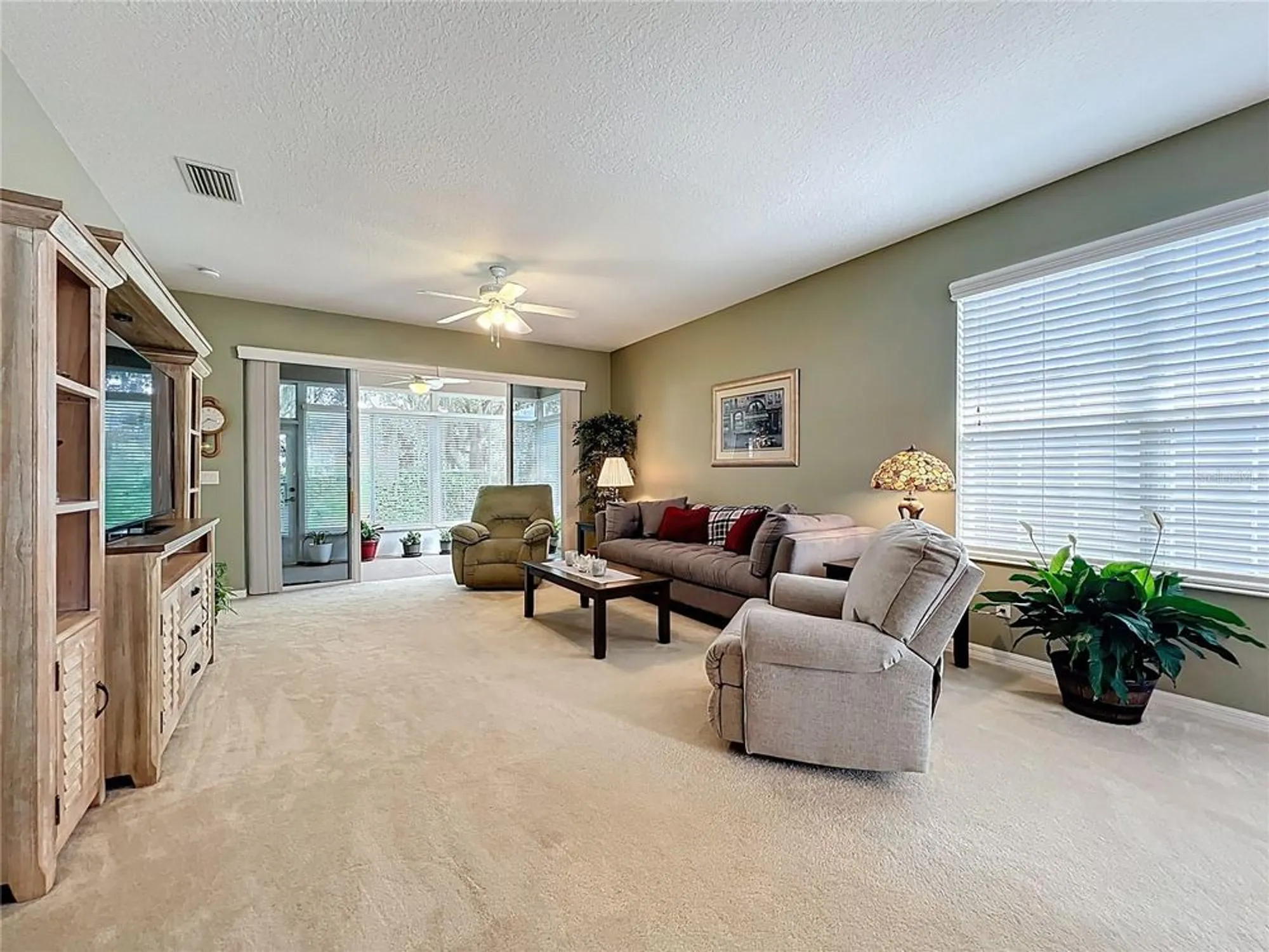 Property Slideshow image 18 of 59 | 5643 bounty cir, Tavares, FL, 32778