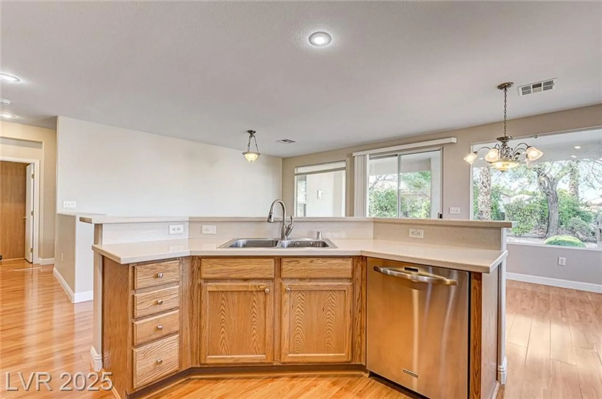 Property Slideshow image 16 of 65 | 10532 riva grande ct, Las Vegas, NV, 89135