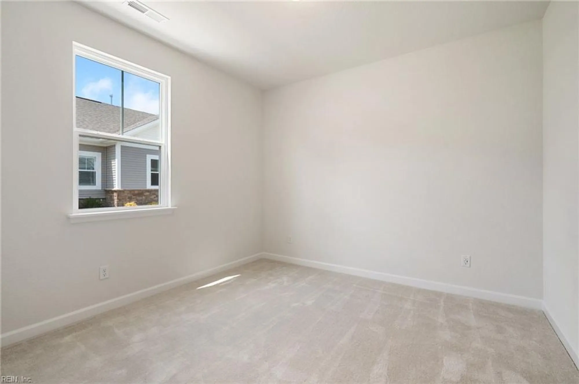Property Slideshow image 18 of 45 | 1101 capella ln c, Suffolk, VA, 23434