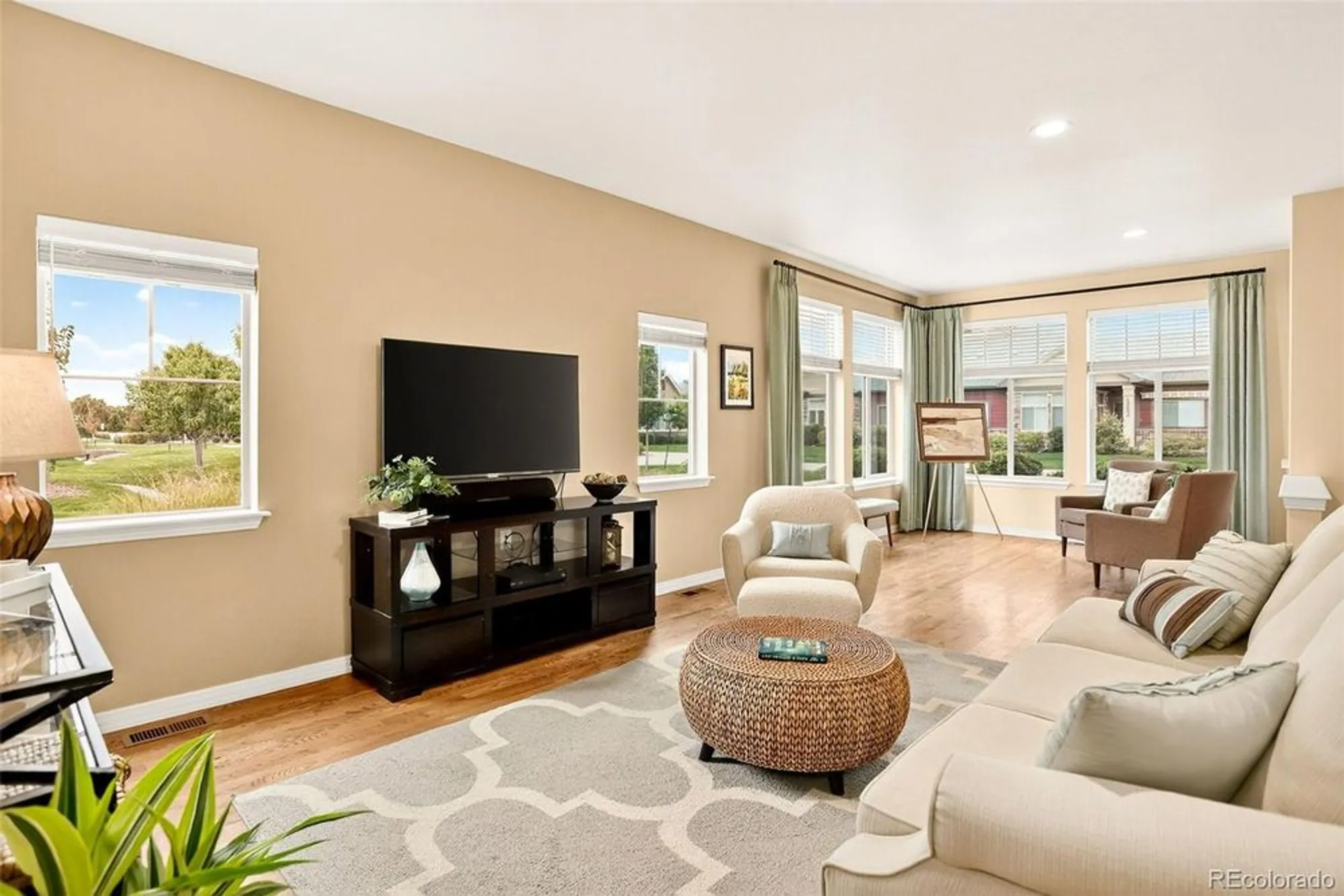 Property Slideshow image 9 of 32 | 12627 madison way, Thornton, CO, 80241