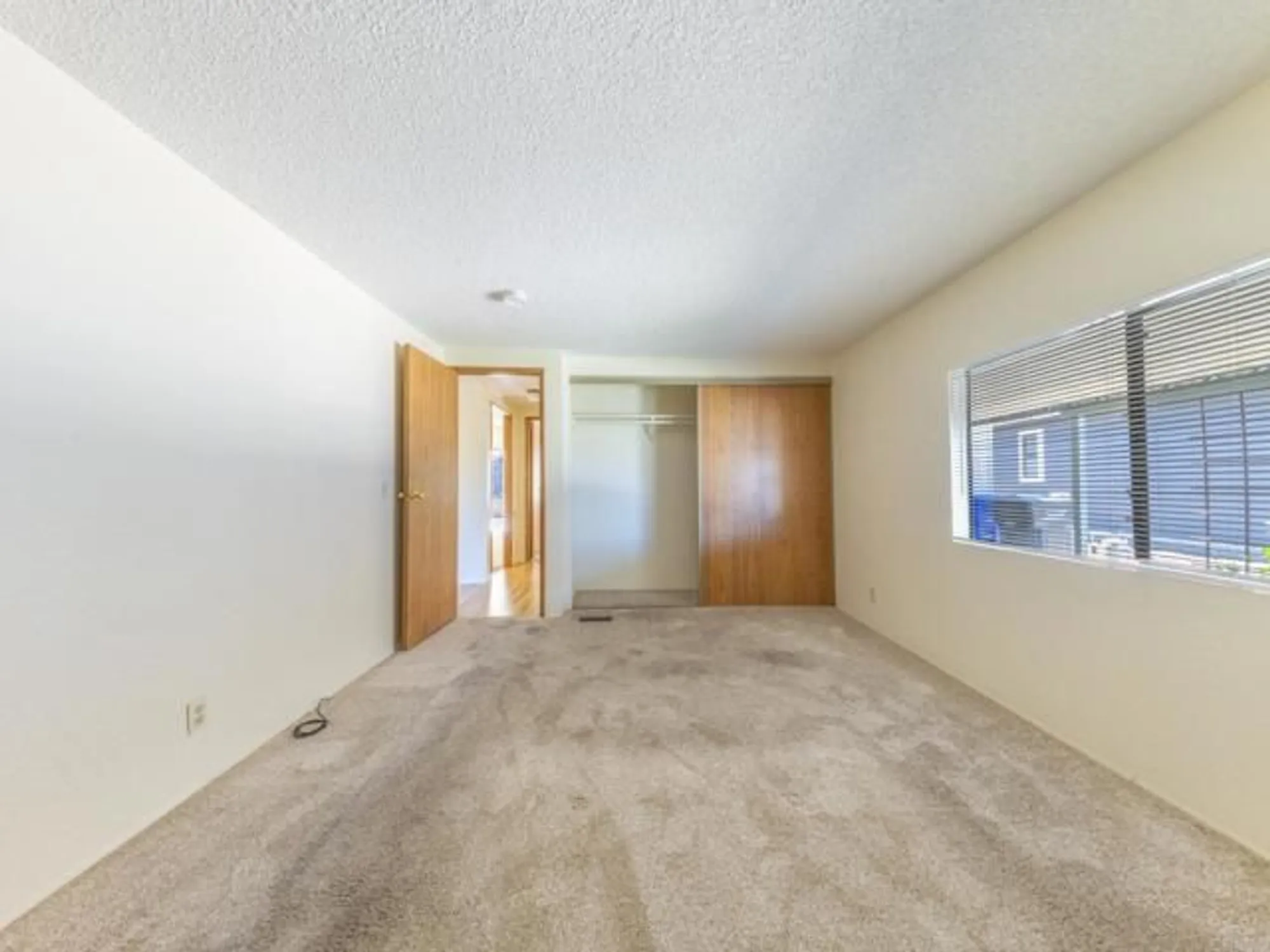 Property Slideshow image 8 of 37 | 2289 bryant dr, Carlsbad, CA, 92008