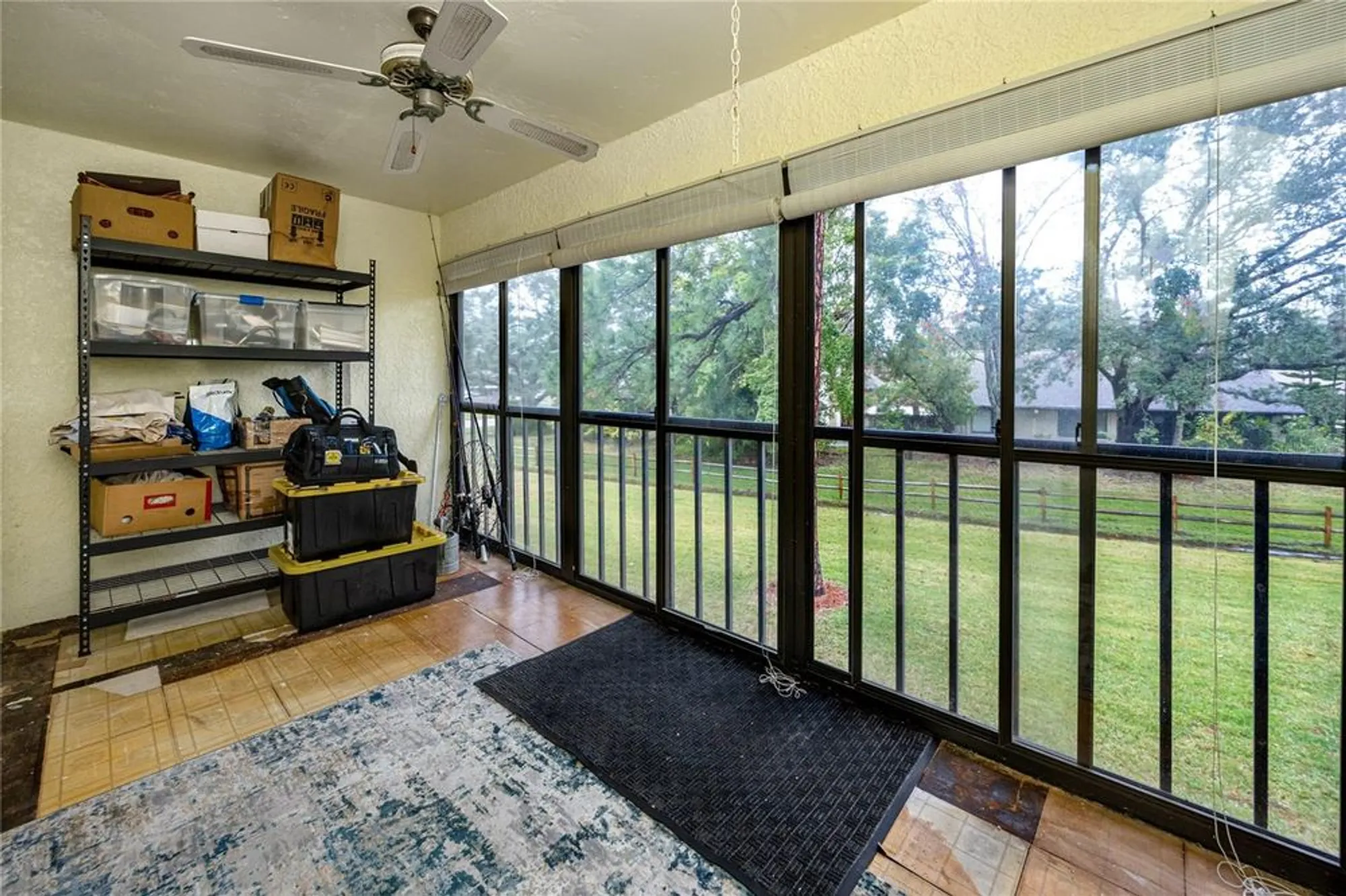 Property Slideshow image 22 of 47 | 2561 royal pines cir # 14h, Clearwater, FL, 33763