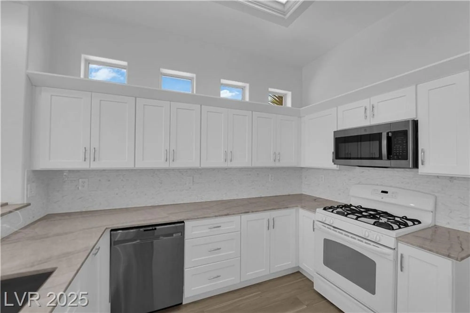 Property Slideshow image 6 of 35 | 10144 hunter springs dr, Las Vegas, NV, 89134