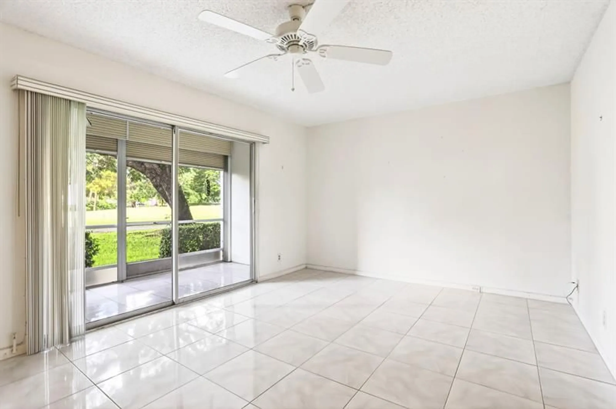 Property Slideshow image 19 of 32 | 3401 bimini ln h1, Coconut Creek, FL, 33066