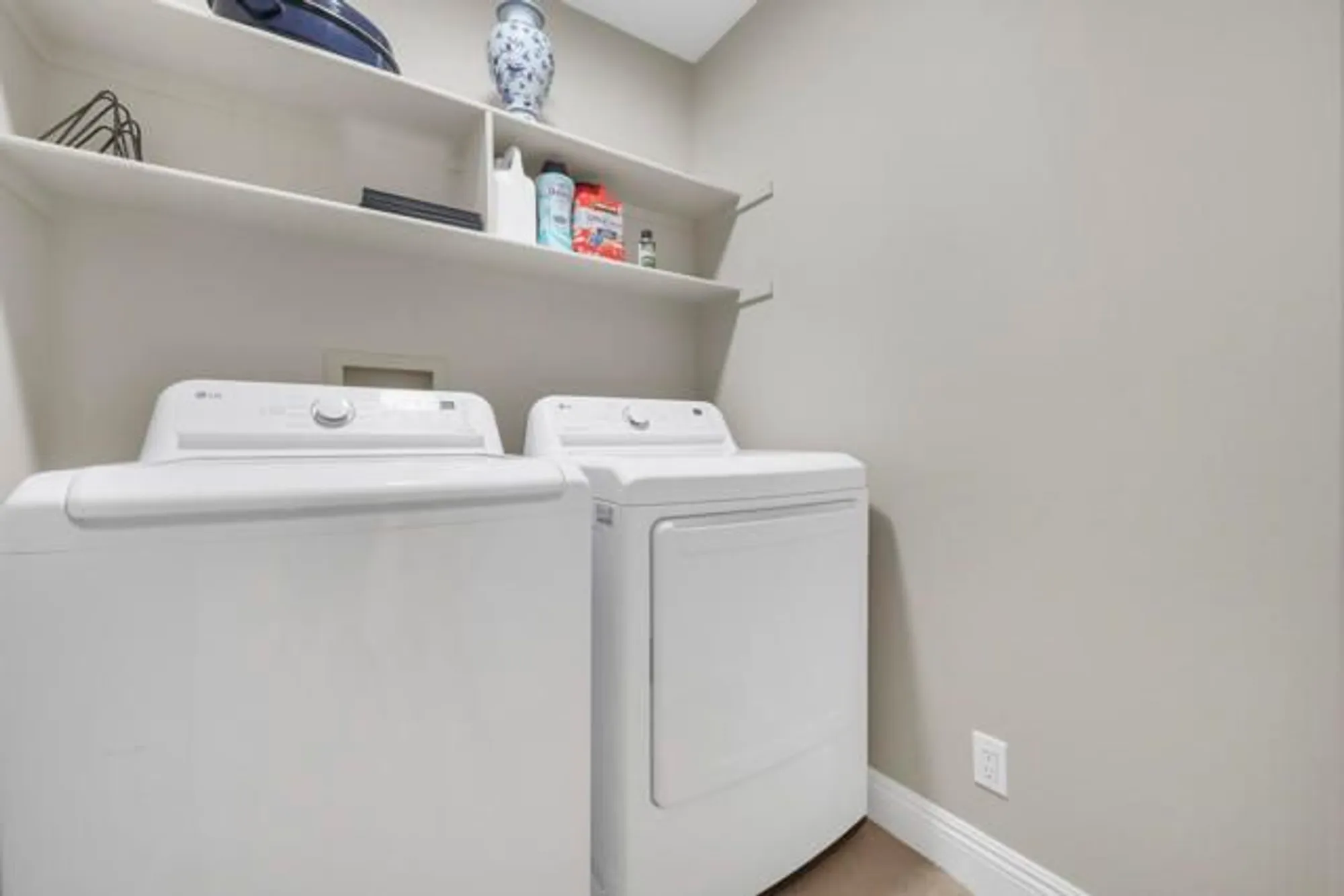 Property Slideshow image 16 of 32 | 55730 riviera, La Quinta, CA, 92253