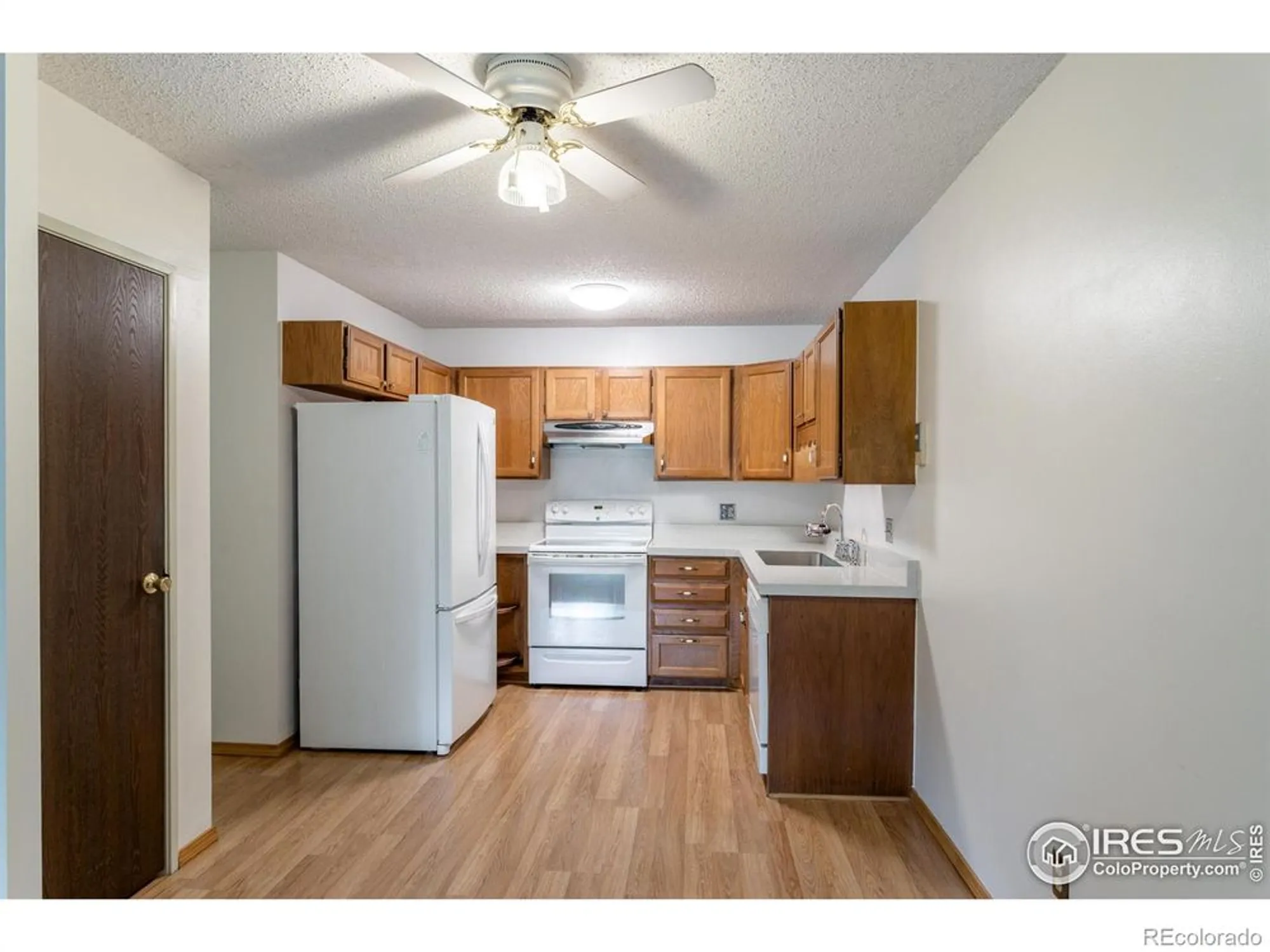 Property Slideshow image 8 of 21 | 3144 s wheeling way 209, Aurora, CO, 80014