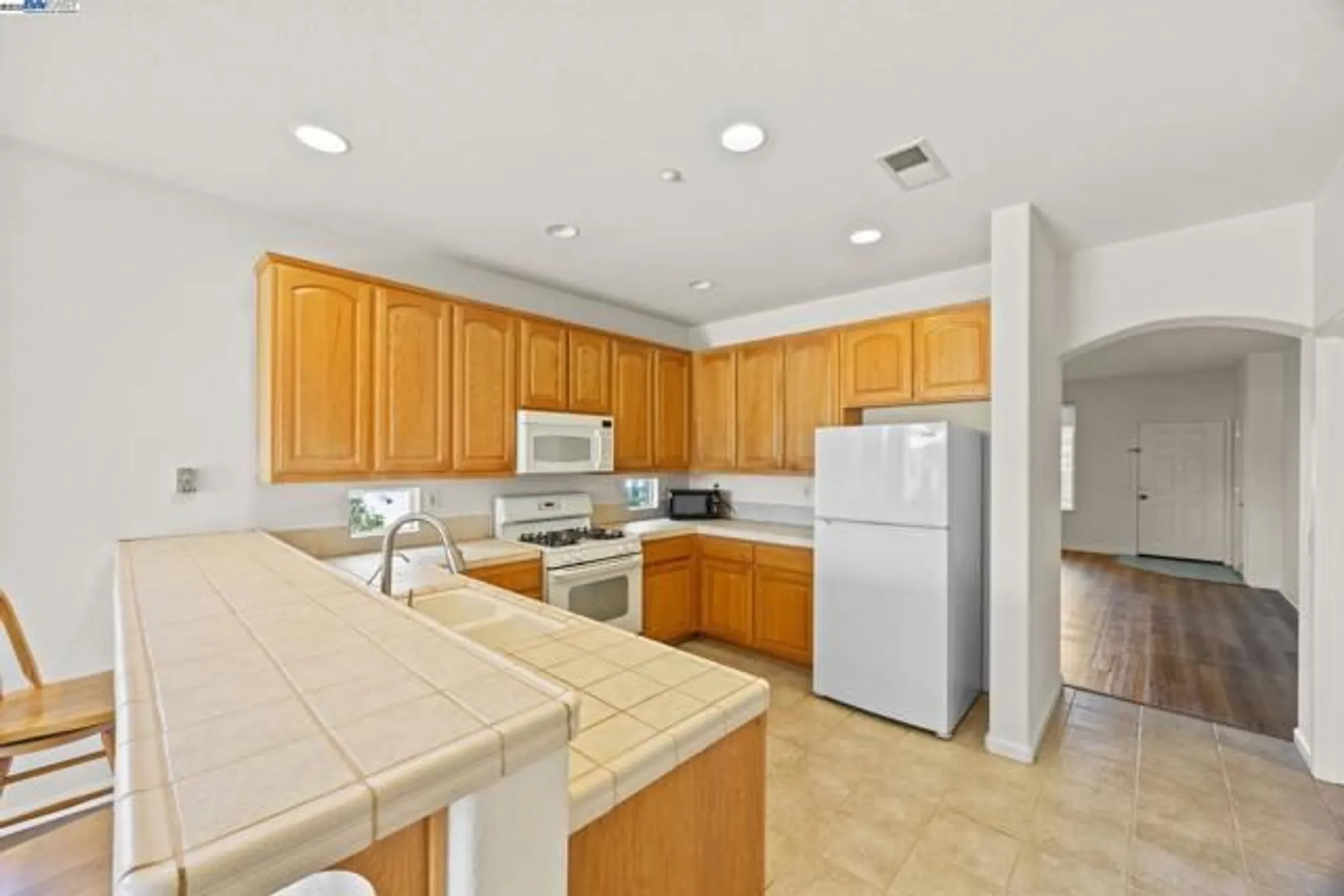 Property Slideshow image 10 of 36 | 993 centennial dr, Brentwood, CA, 94513