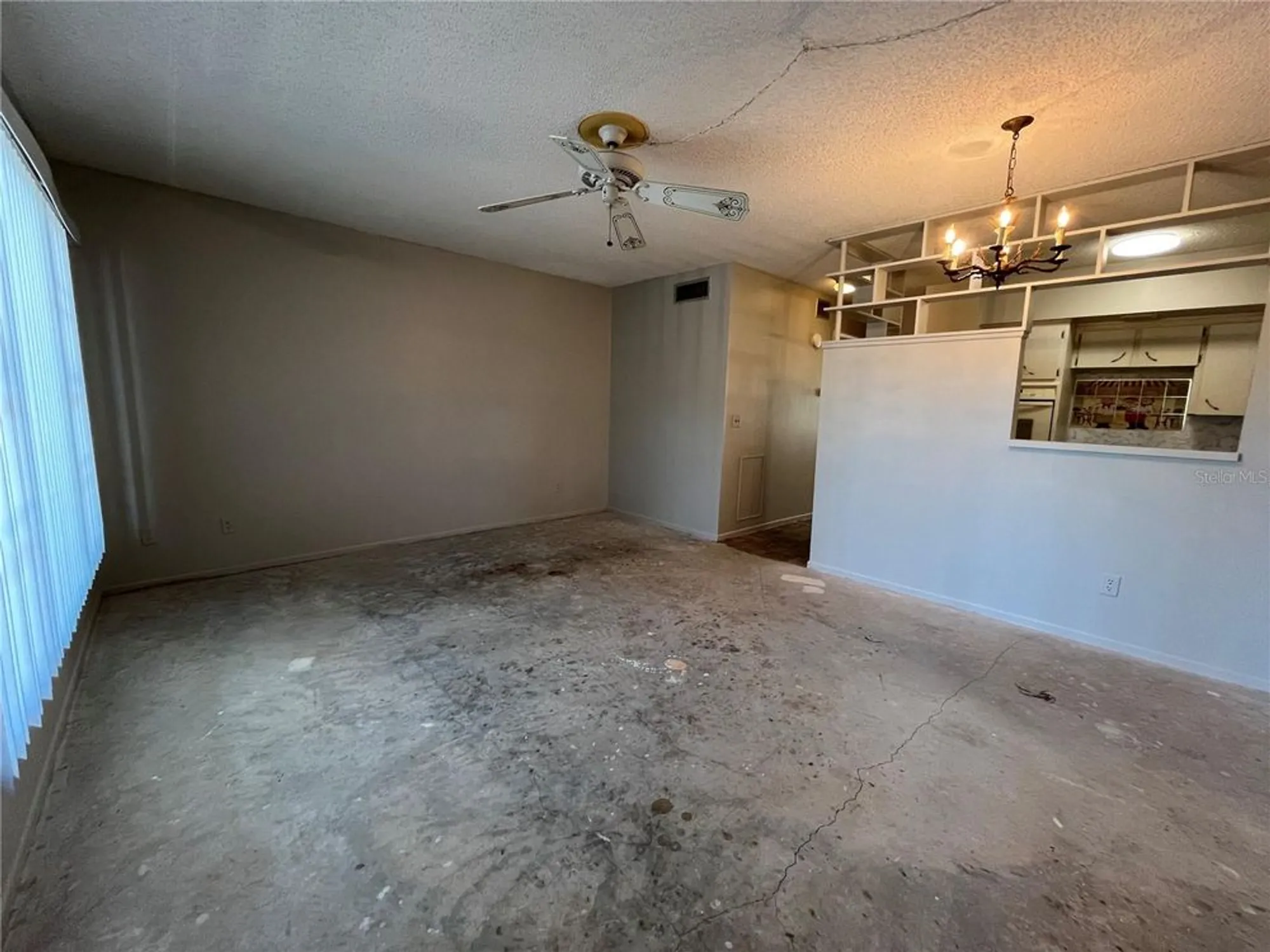 Property Slideshow image 3 of 36 | 2100 world parkway blvd apt 56, Clearwater, FL, 33763