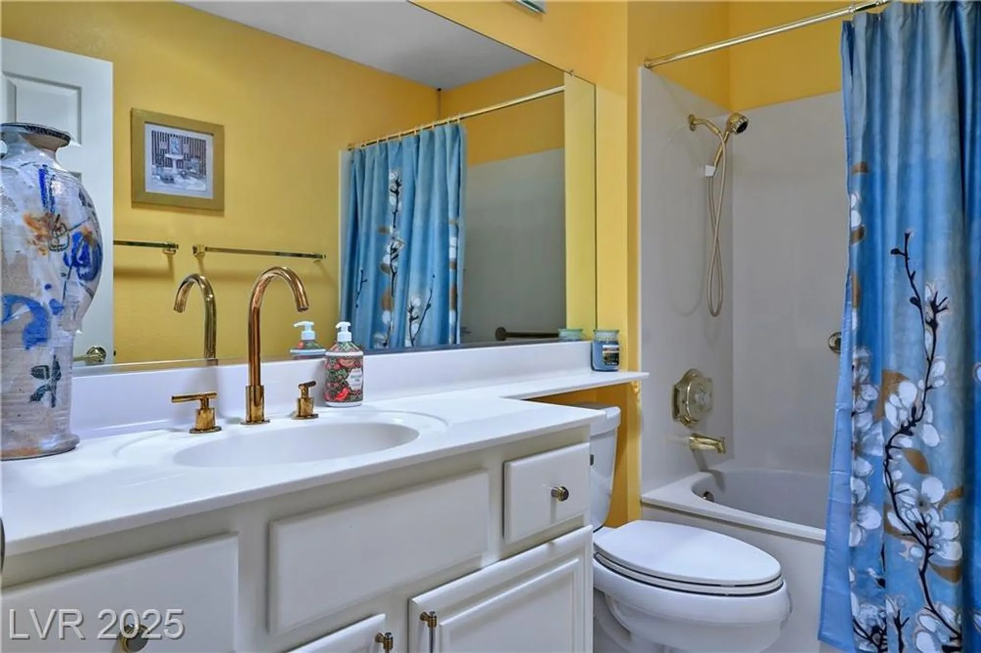 Property Slideshow image 18 of 63 | 9012 sundial dr, Las Vegas, NV, 89134