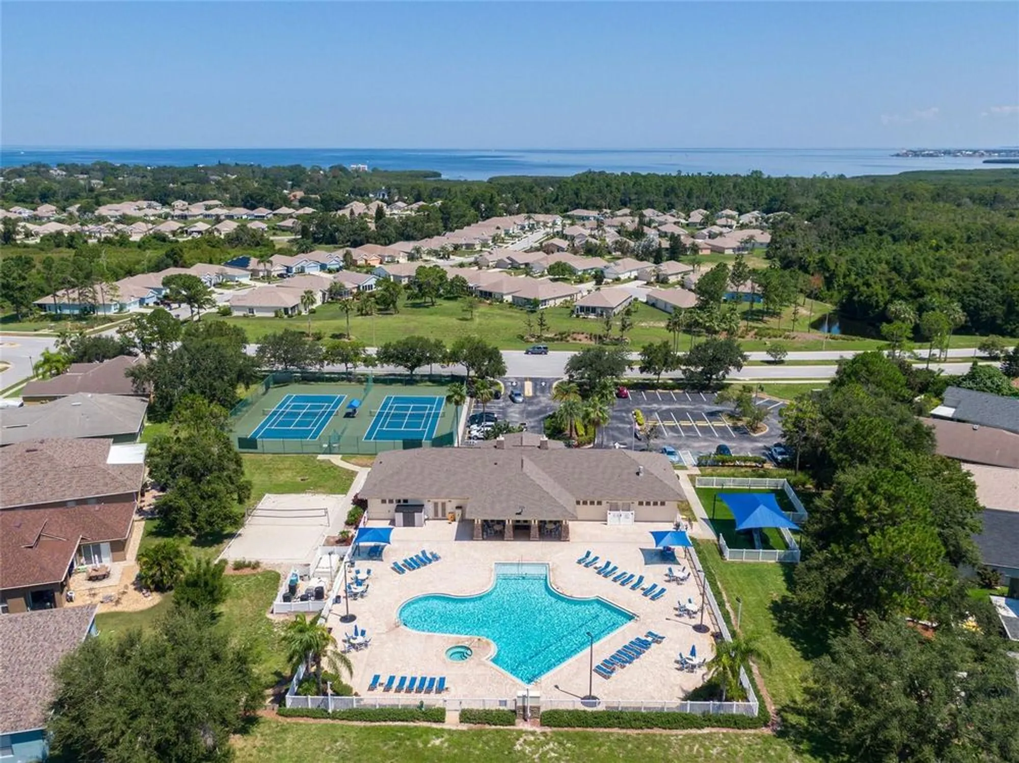 Property Slideshow image 24 of 35 | 2926 walnut grove ct, Holiday, FL, 34691