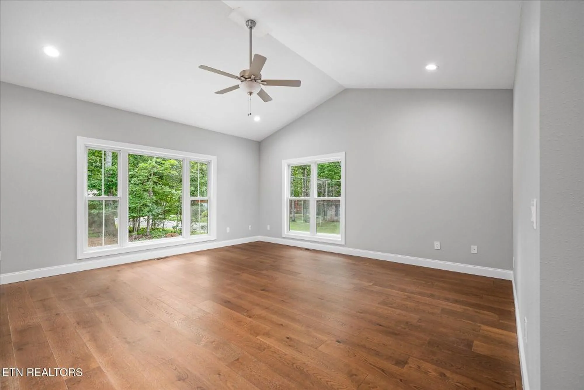 Property Slideshow image 7 of 43 | 145 lakeside dr, Crossville, TN, 38558