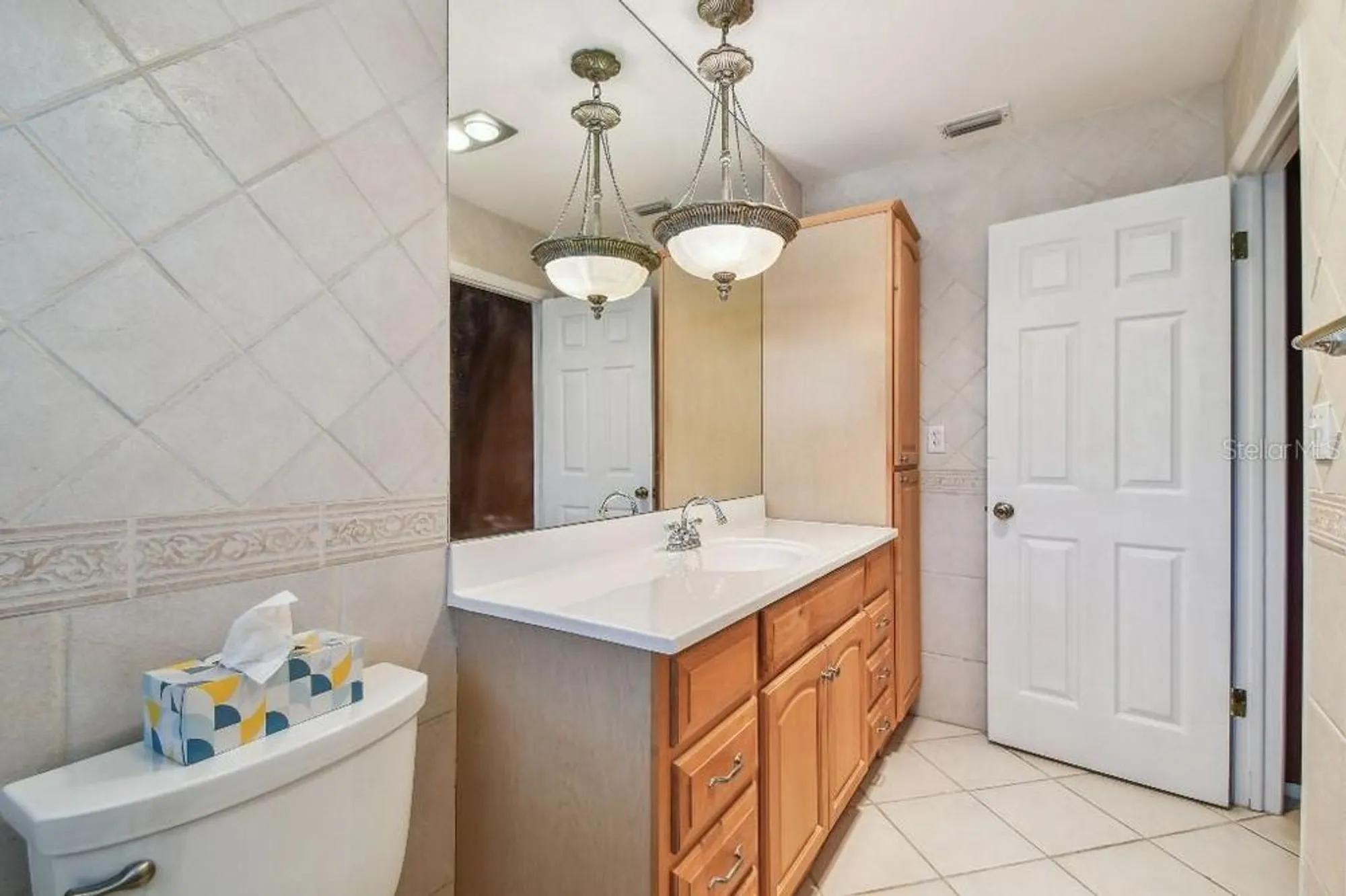 Property Slideshow image 29 of 60 | 916 mainsail way, Palm Harbor, FL, 34685