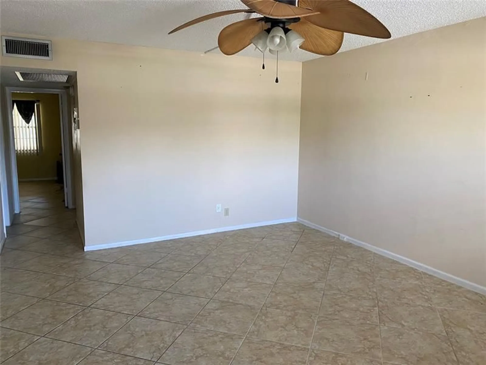 Property Slideshow image 14 of 44 | 2019 cambridge a # 2019, Deerfield Beach, FL, 33442