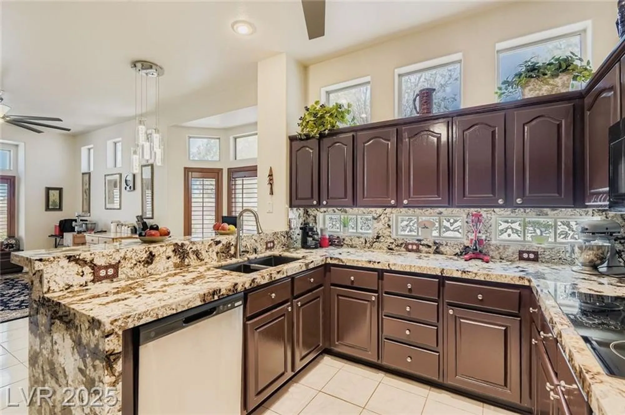 Property Slideshow image 11 of 38 | 9905 hemet dr, Las Vegas, NV, 89134