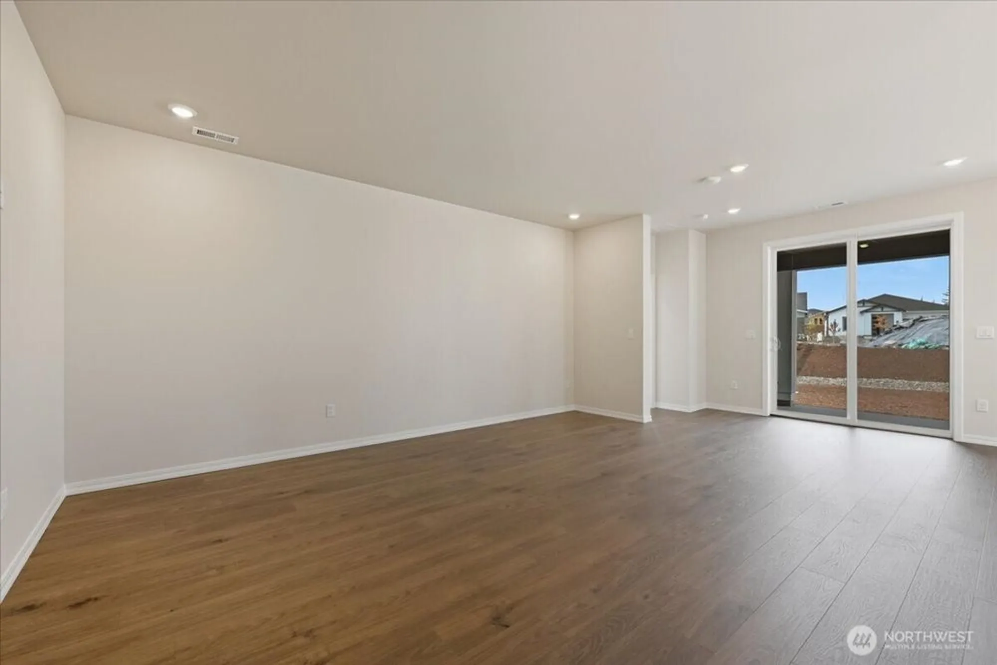 Property Slideshow image 16 of 26 | 14810 207th ave e unit e, Bonney Lake, WA, 98391