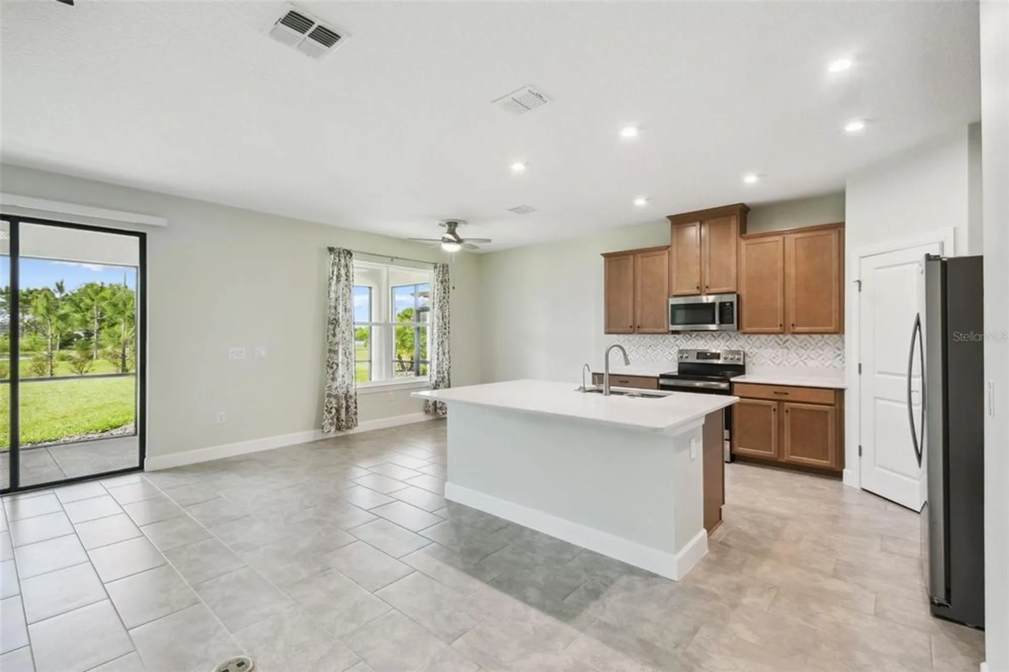 Property Slideshow image 10 of 53 | 204 bella cortina dr, Kissimmee, FL, 34759