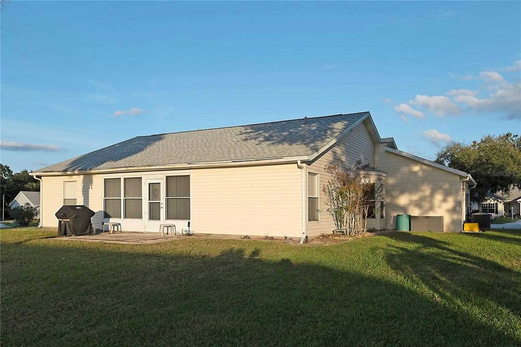 Property Slideshow image 4 of 47 | 25327 temple ct, Leesburg, FL, 34748