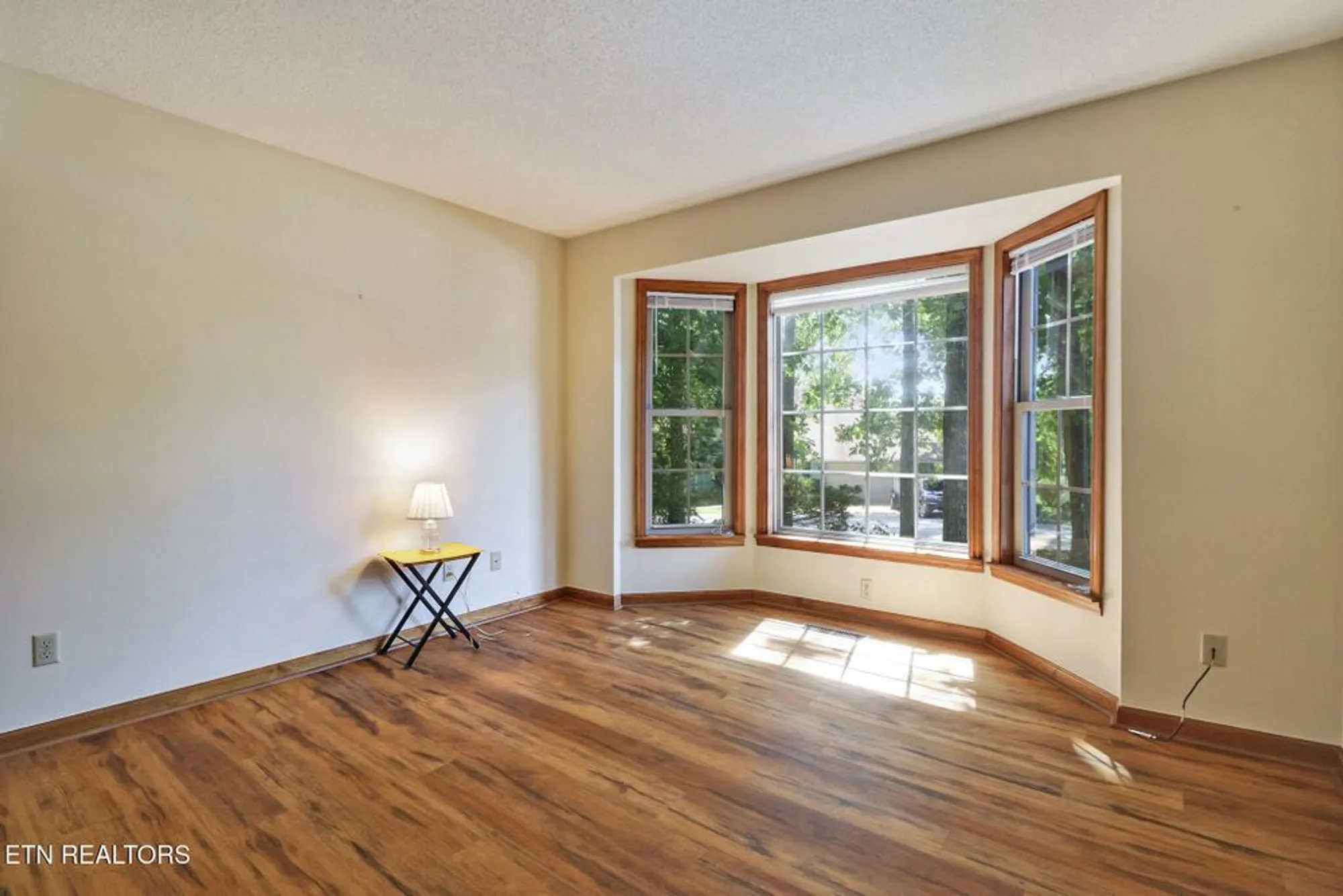 Property Slideshow image 32 of 51 | 143 sugarbush cir, Crossville, TN, 38558