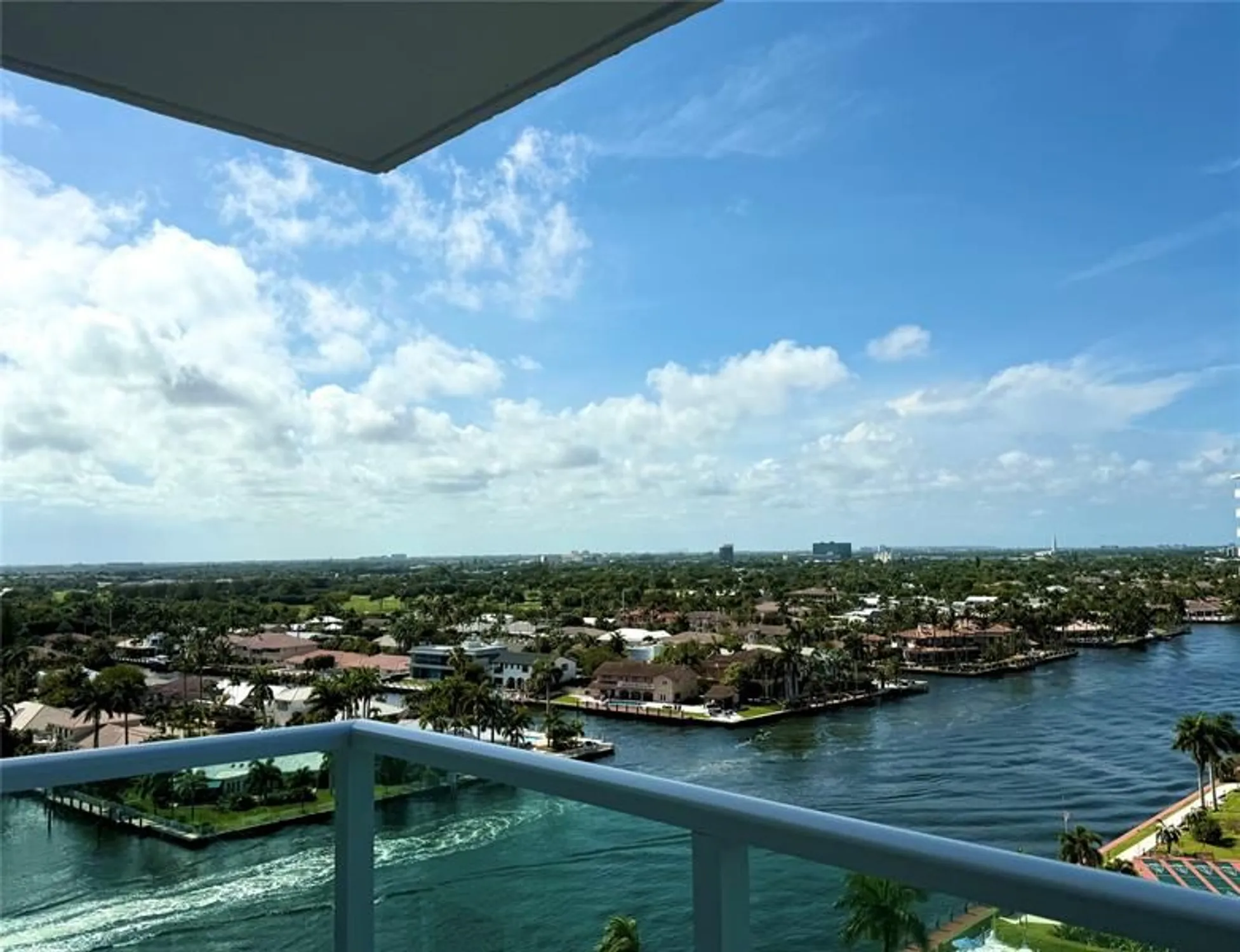 Property Slideshow image 2 of 31 | 3233 ne 34th st apt 1403, Fort Lauderdale, FL, 33308