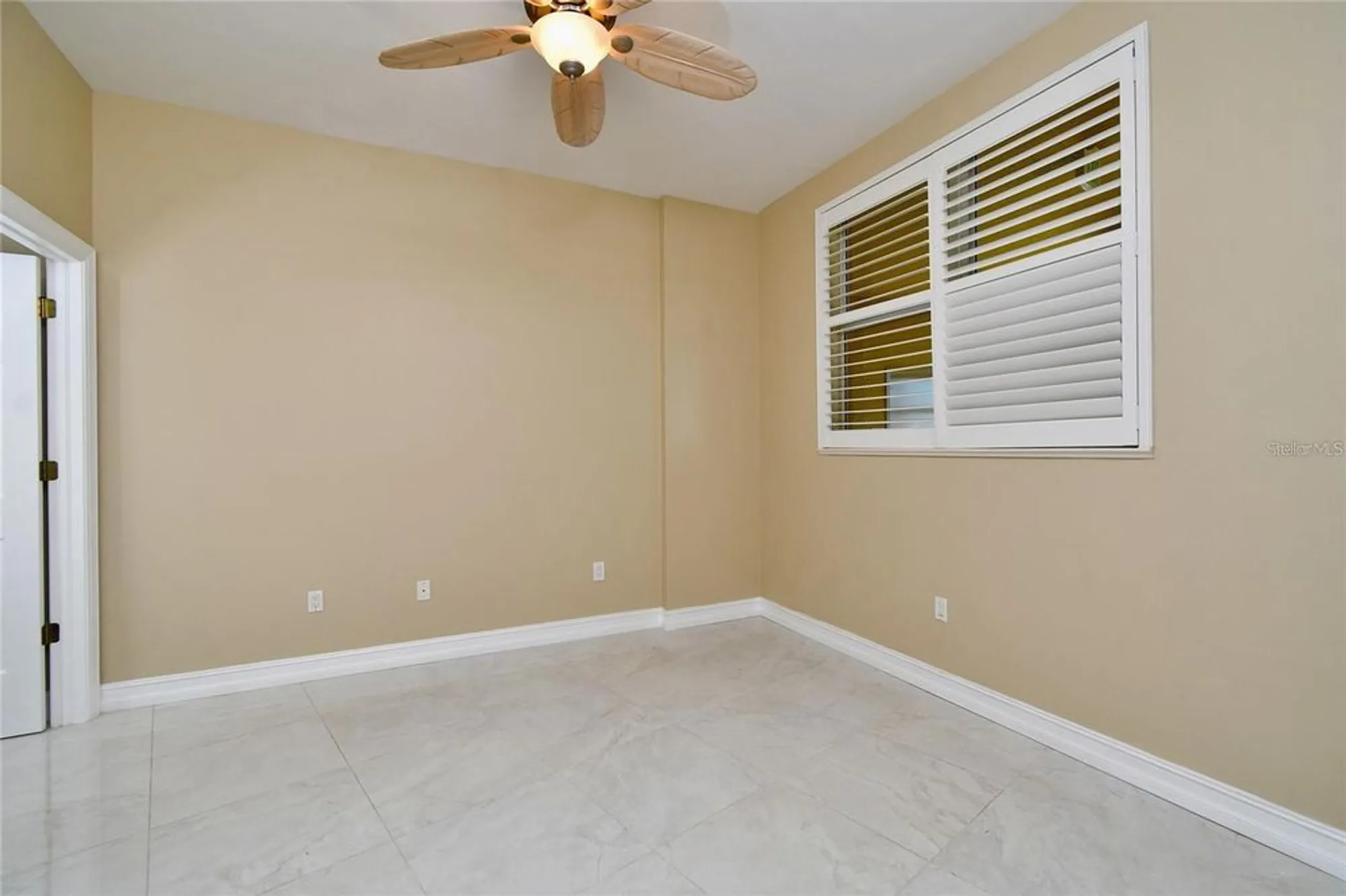 Property Slideshow image 11 of 52 | 3313 sunset key cir unit 705, Punta Gorda, FL, 33955