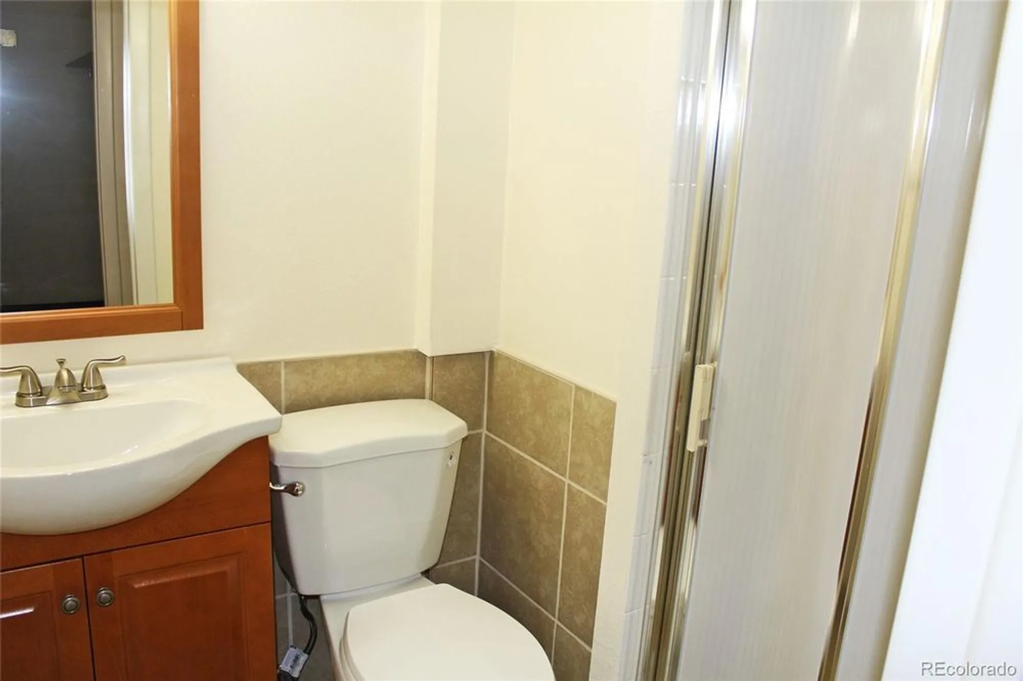 Property Slideshow image 21 of 35 | 2734 s heather gardens way, Aurora, CO, 80014